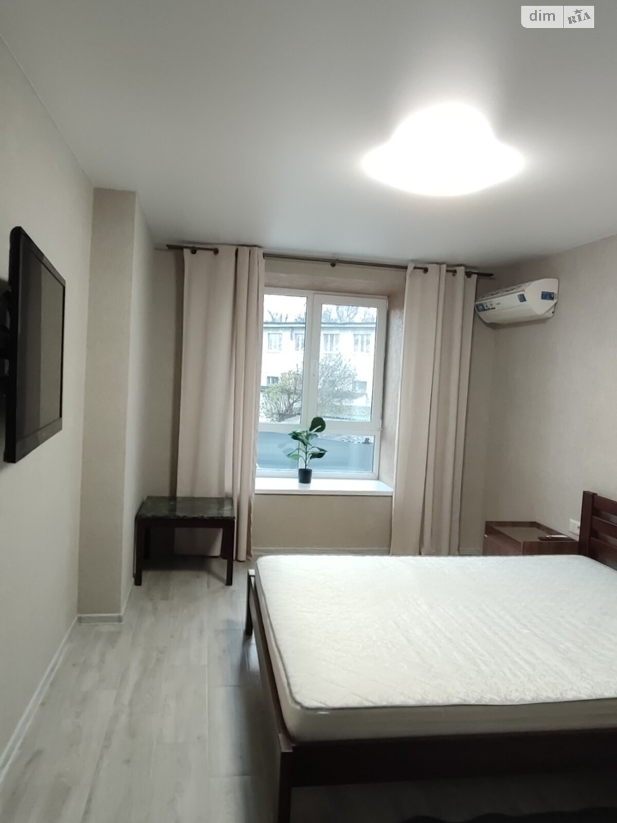 однокомнатная квартира в Житомире, район Центр, на ул. Домбровского в аренду на долгий срок помесячно фото 1