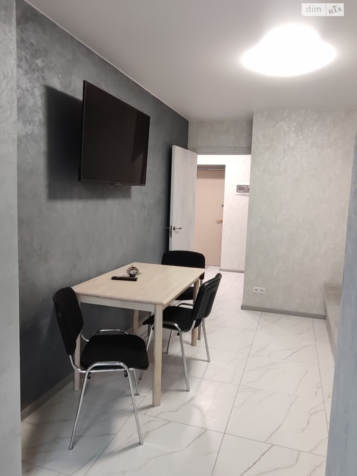 однокімнатна квартира в Житомирі, район Центр, на вул. Домбровського в довготривалу оренду помісячно фото 1 однокімнатна квартира в Житомирі, район Центр, на вул. Домбровського в довготривалу оренду помісячно фото 1