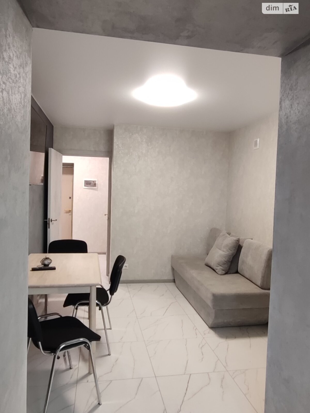 однокімнатна квартира в Житомирі, район Центр, на вул. Домбровського в довготривалу оренду помісячно фото 1 однокімнатна квартира в Житомирі, район Центр, на вул. Домбровського в довготривалу оренду помісячно фото 1