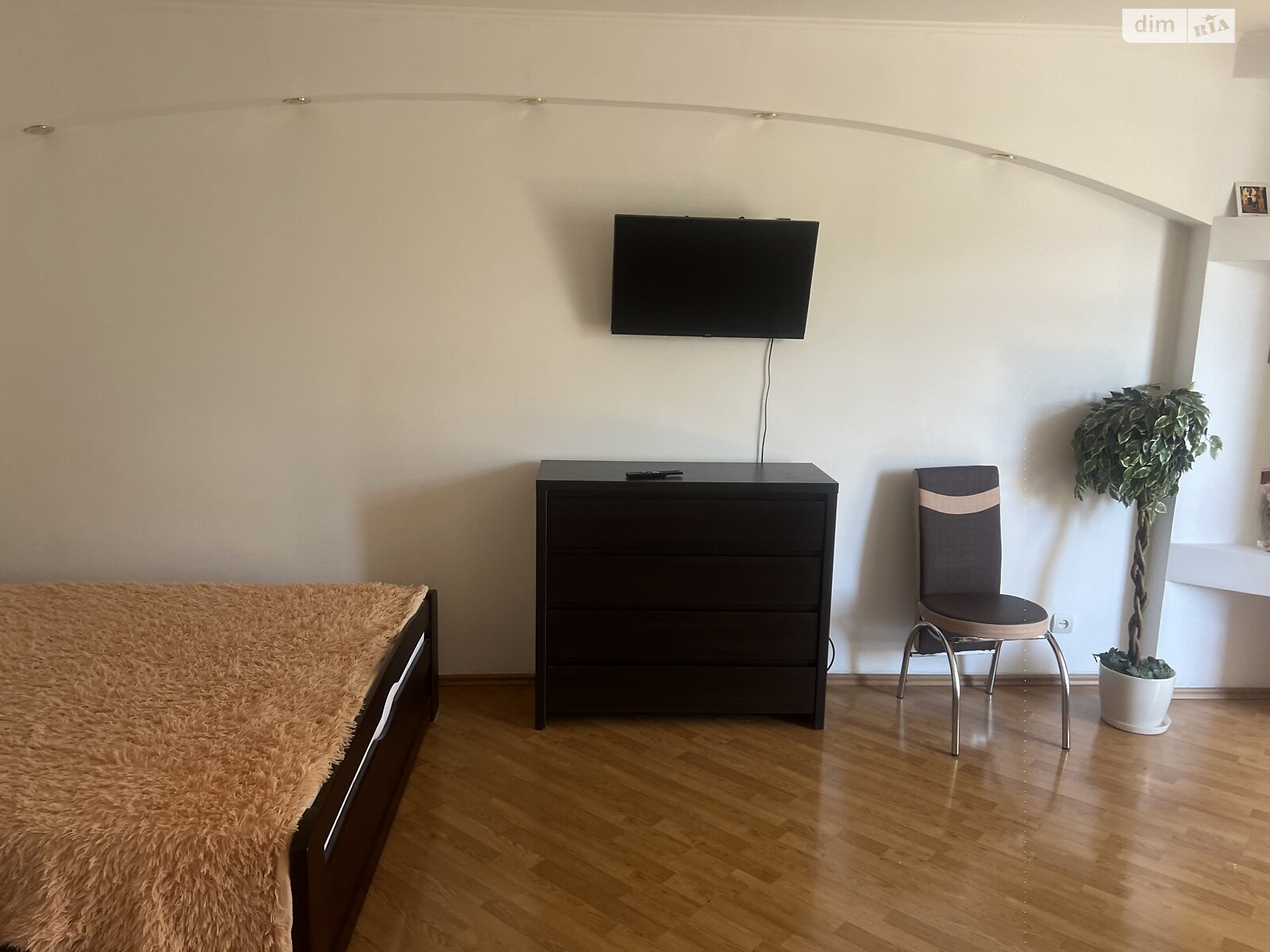 однокімнатна квартира в Житомирі, район Центр, на вул. Хлібна 39/19 в довготривалу оренду помісячно фото 1