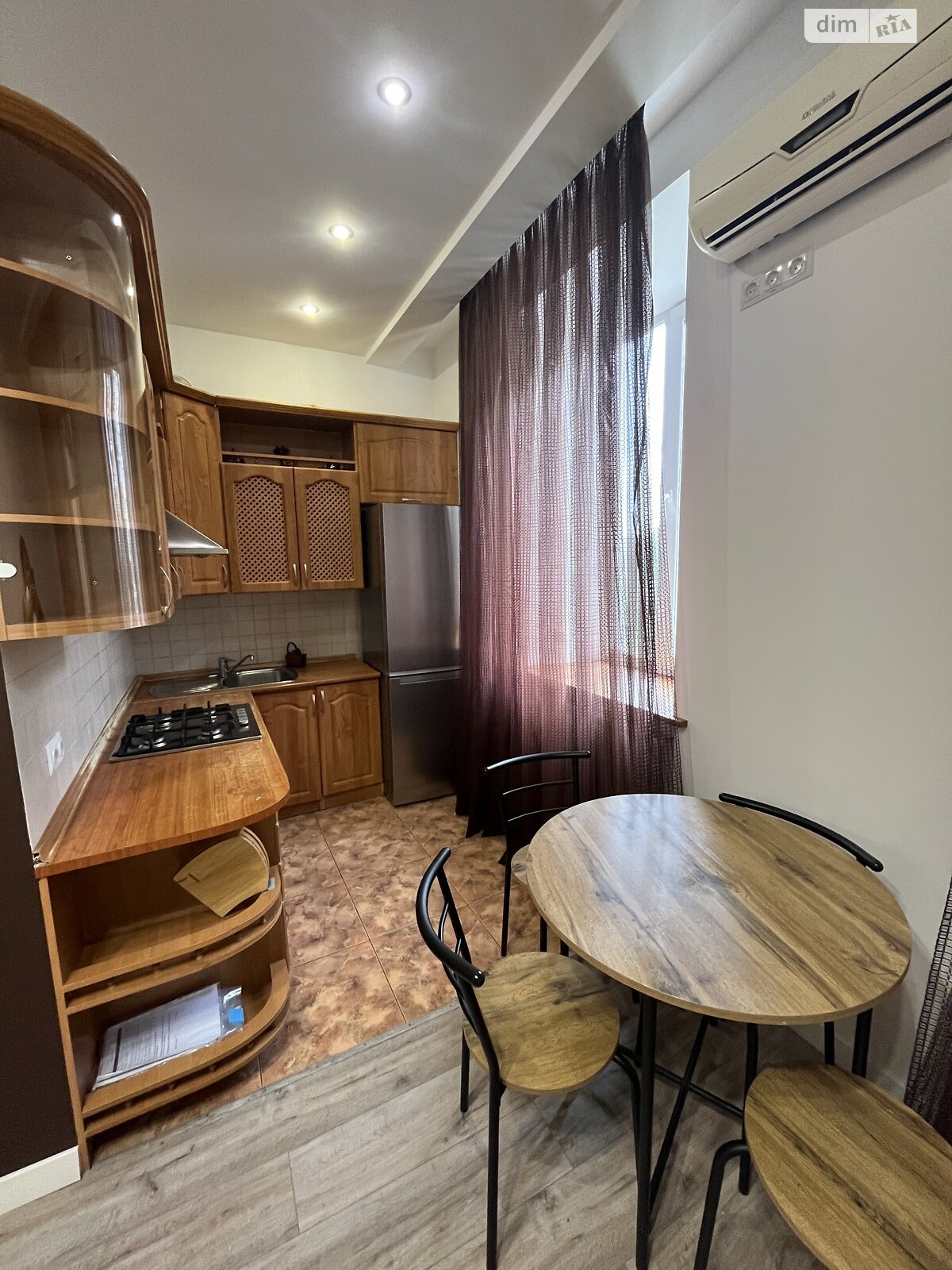 двокімнатна квартира в Житомирі, район Центр, на вул. Київська 55 в довготривалу оренду помісячно фото 1 двокімнатна квартира в Житомирі, район Центр, на вул. Київська 55 в довготривалу оренду помісячно фото 1