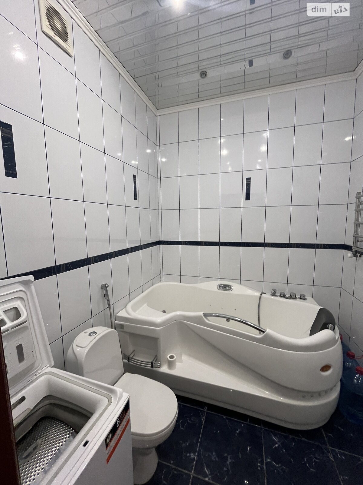 двокімнатна квартира в Житомирі, район Центр, на вул. Київська 55 в довготривалу оренду помісячно фото 1 двокімнатна квартира в Житомирі, район Центр, на вул. Київська 55 в довготривалу оренду помісячно фото 1