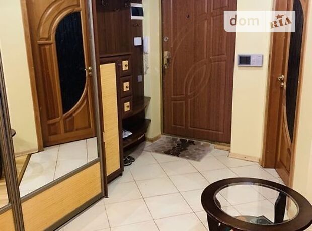 трехкомнатная квартира с мебелью в Житомире, район Центр, на Грушевського в аренду на долгий срок помесячно фото 1 трехкомнатная квартира с мебелью в Житомире, район Центр, на Грушевського в аренду на долгий срок помесячно фото 1