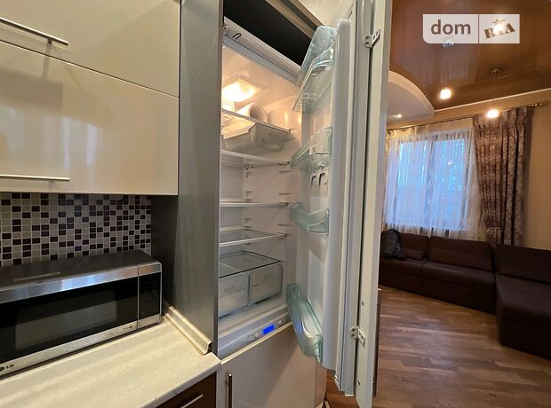 трикімнатна квартира з ремонтом в Житомирі, район Центр, на Бориса Лятошинського вулиця в довготривалу оренду помісячно фото 1 трикімнатна квартира з ремонтом в Житомирі, район Центр, на Бориса Лятошинського вулиця в довготривалу оренду помісячно фото 1