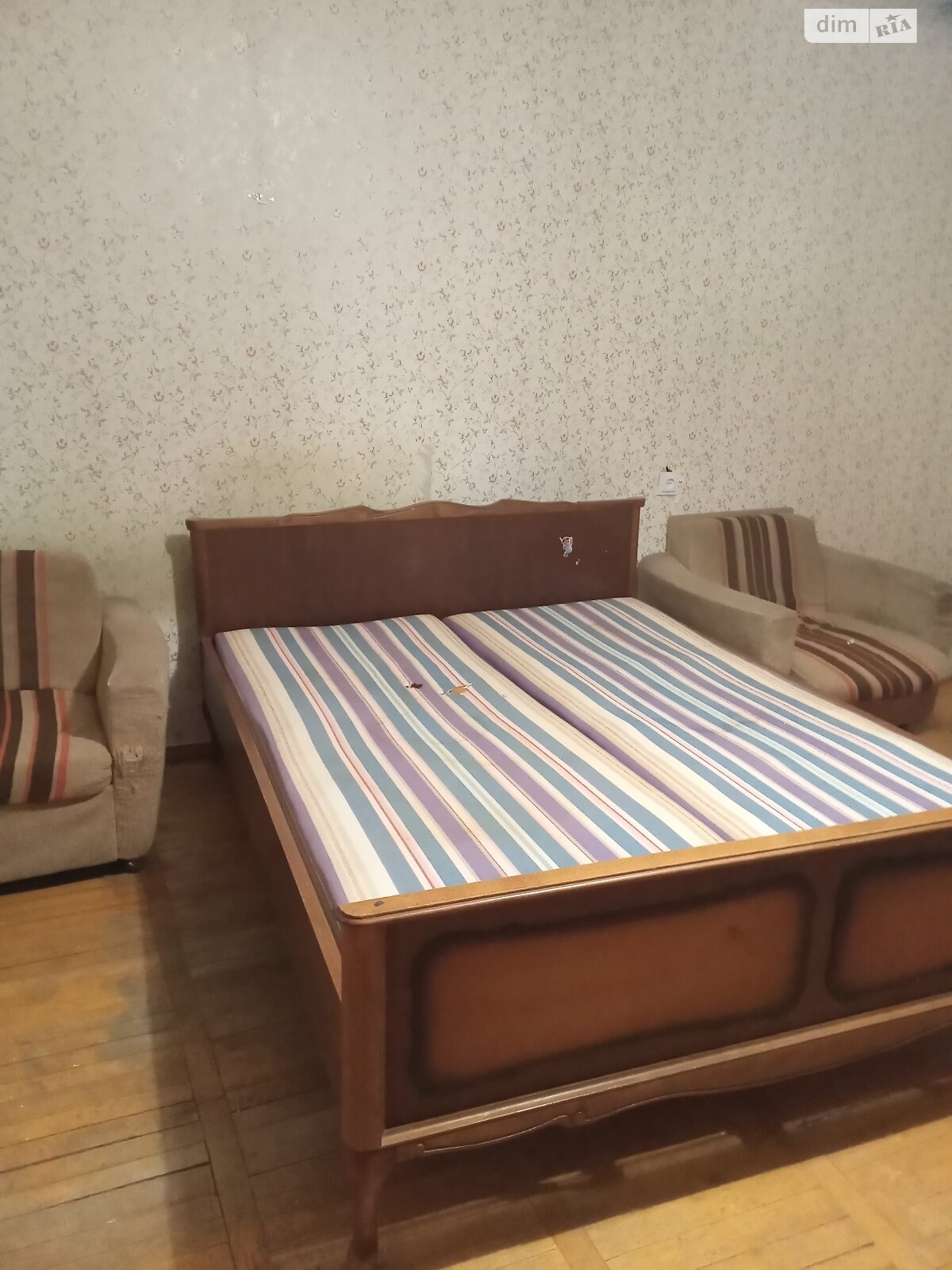 трикімнатна квартира в Житомирі, район Вокзал, на майд. Привокзальний 6/126 в довготривалу оренду помісячно фото 1