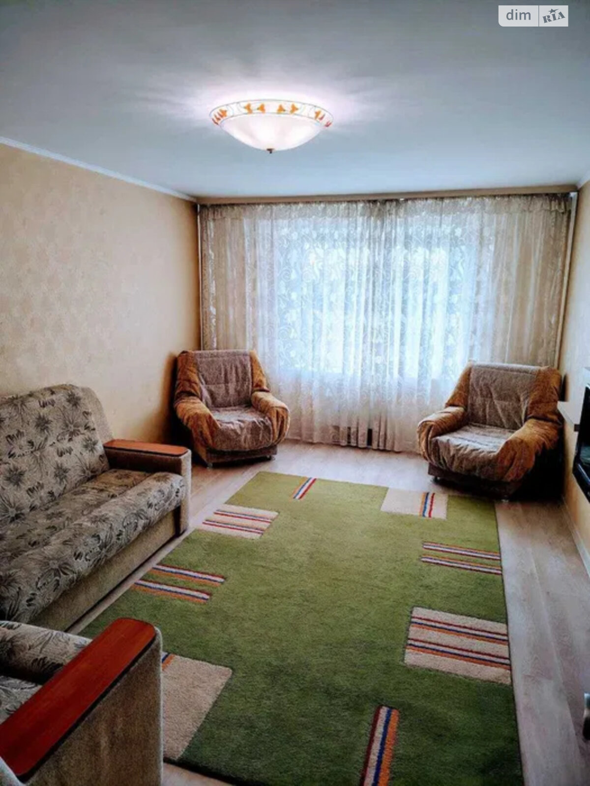 трехкомнатная квартира в Киеве, район Академгородок, на пл. Святошинская 1 в аренду на долгий срок помесячно фото 1 трехкомнатная квартира в Киеве, район Академгородок, на пл. Святошинская 1 в аренду на долгий срок помесячно фото 1