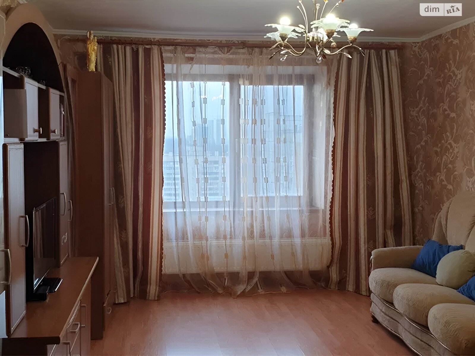 трикімнатна квартира в Києві, район Академмістечко, на пл. Святошинська 1 в довготривалу оренду помісячно фото 1 трикімнатна квартира в Києві, район Академмістечко, на пл. Святошинська 1 в довготривалу оренду помісячно фото 1