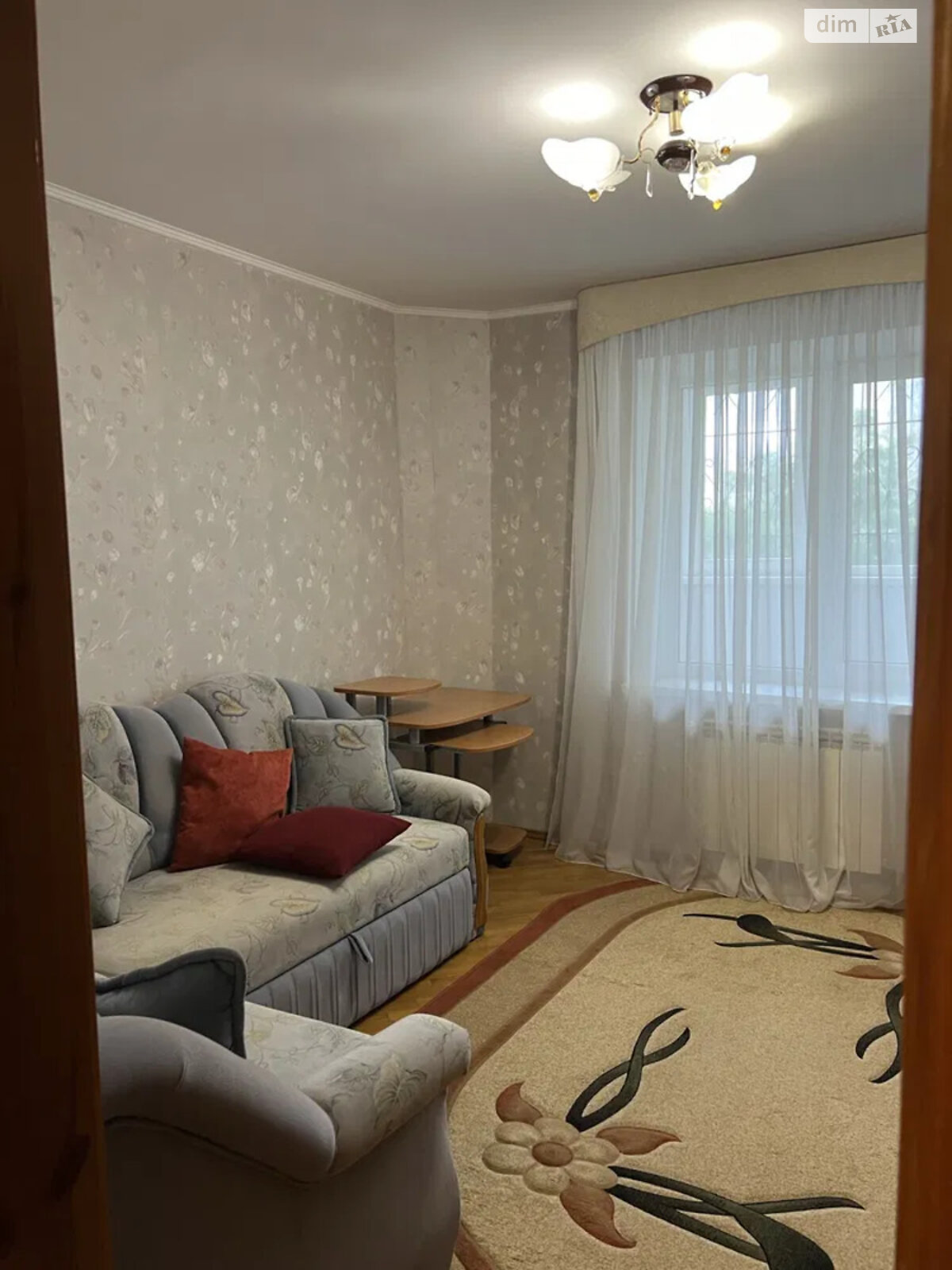 трехкомнатная квартира в Киеве, район Академгородок, на пл. Святошинская 1 в аренду на долгий срок помесячно фото 1 трехкомнатная квартира в Киеве, район Академгородок, на пл. Святошинская 1 в аренду на долгий срок помесячно фото 1