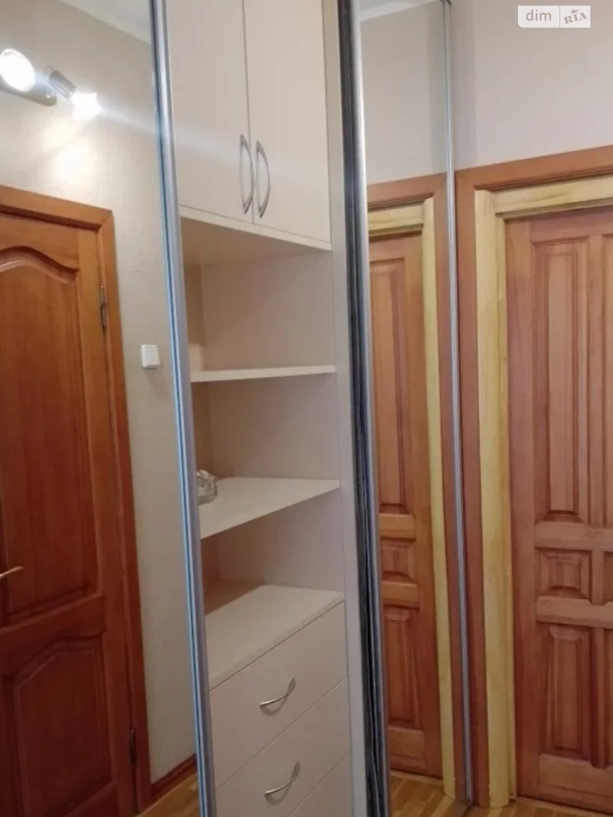однокімнатна квартира в Києві, на вул. Олександра Кошиця 7А в довготривалу оренду помісячно фото 1