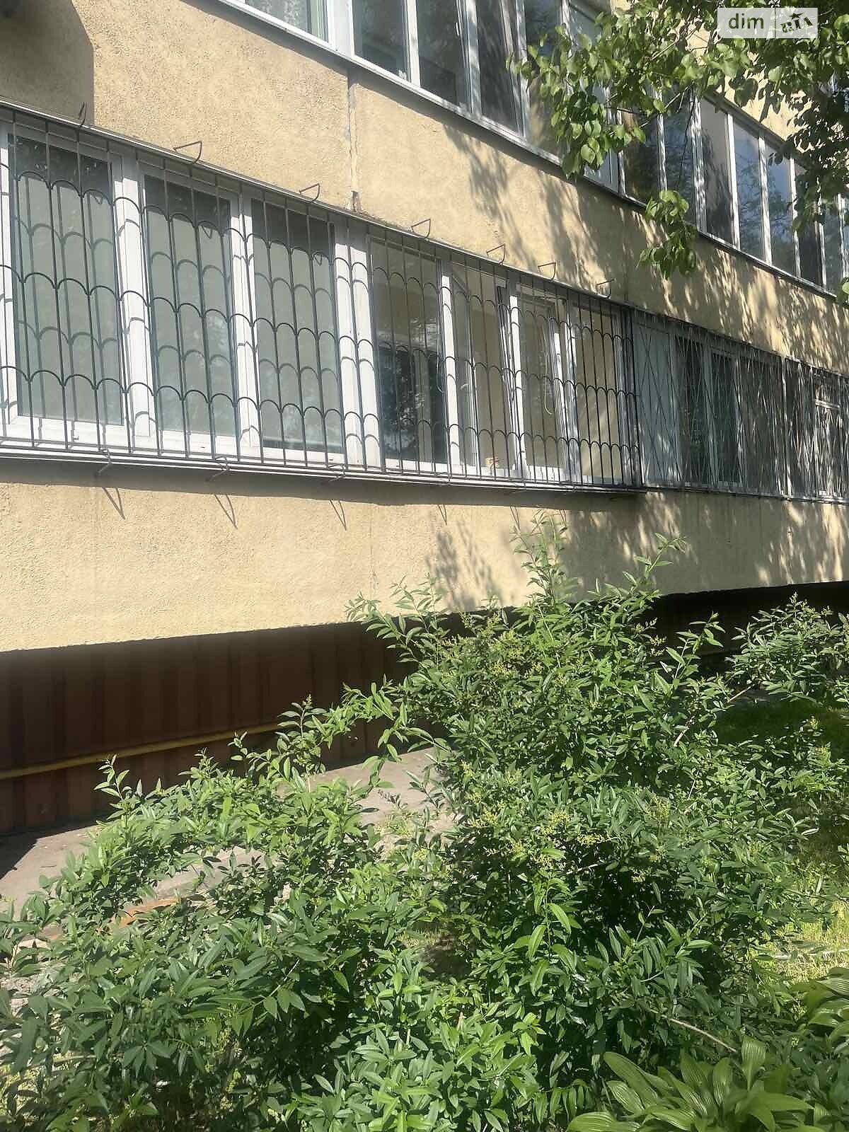 однокомнатная квартира в Киеве, район Александровская Слободка, на ул. Андрея Головко 31 в аренду на долгий срок помесячно фото 1