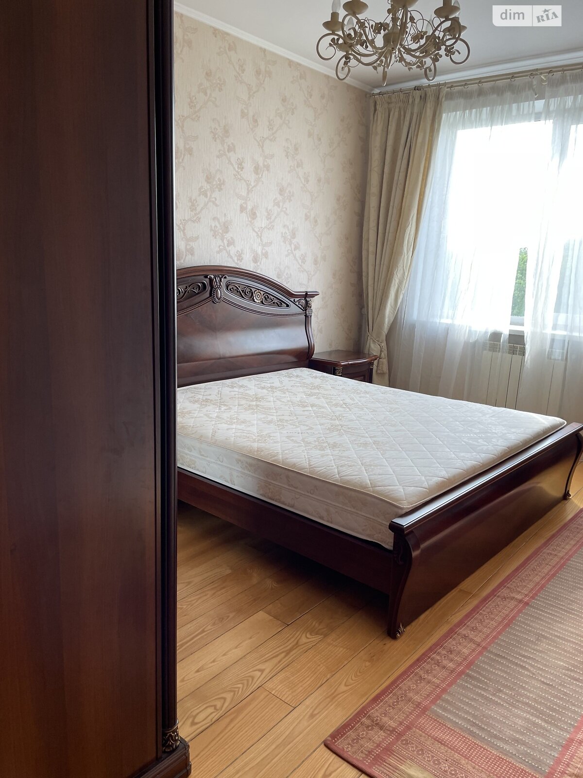 трехкомнатная квартира в Киеве, район Александровская Слободка, на ул. Николая Амосова 4 в аренду на долгий срок помесячно фото 1 трехкомнатная квартира в Киеве, район Александровская Слободка, на ул. Николая Амосова 4 в аренду на долгий срок помесячно фото 1