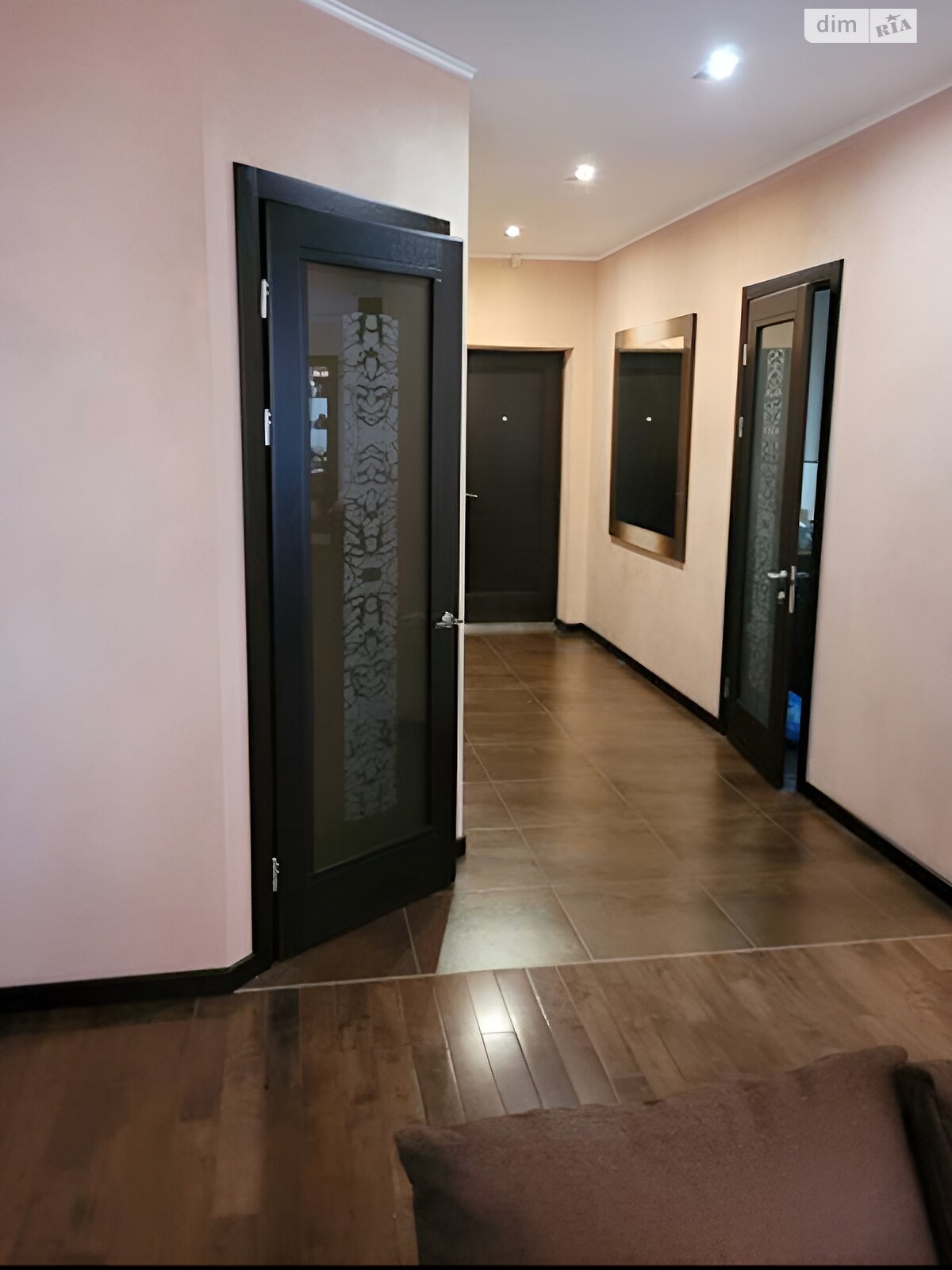 двокімнатна квартира в Києві, район Олександрівська Слобідка, на просп. Валерія Лобановського 6Д в довготривалу оренду помісячно фото 1 двокімнатна квартира в Києві, район Олександрівська Слобідка, на просп. Валерія Лобановського 6Д в довготривалу оренду помісячно фото 1
