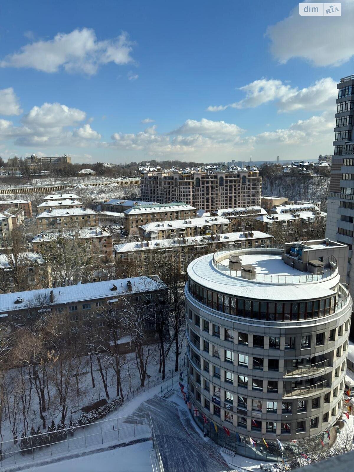 п`ятикімнатна квартира в Києві, на вул. Андрія Верхогляда 2 в довготривалу оренду помісячно фото 1 п`ятикімнатна квартира в Києві, на вул. Андрія Верхогляда 2 в довготривалу оренду помісячно фото 1