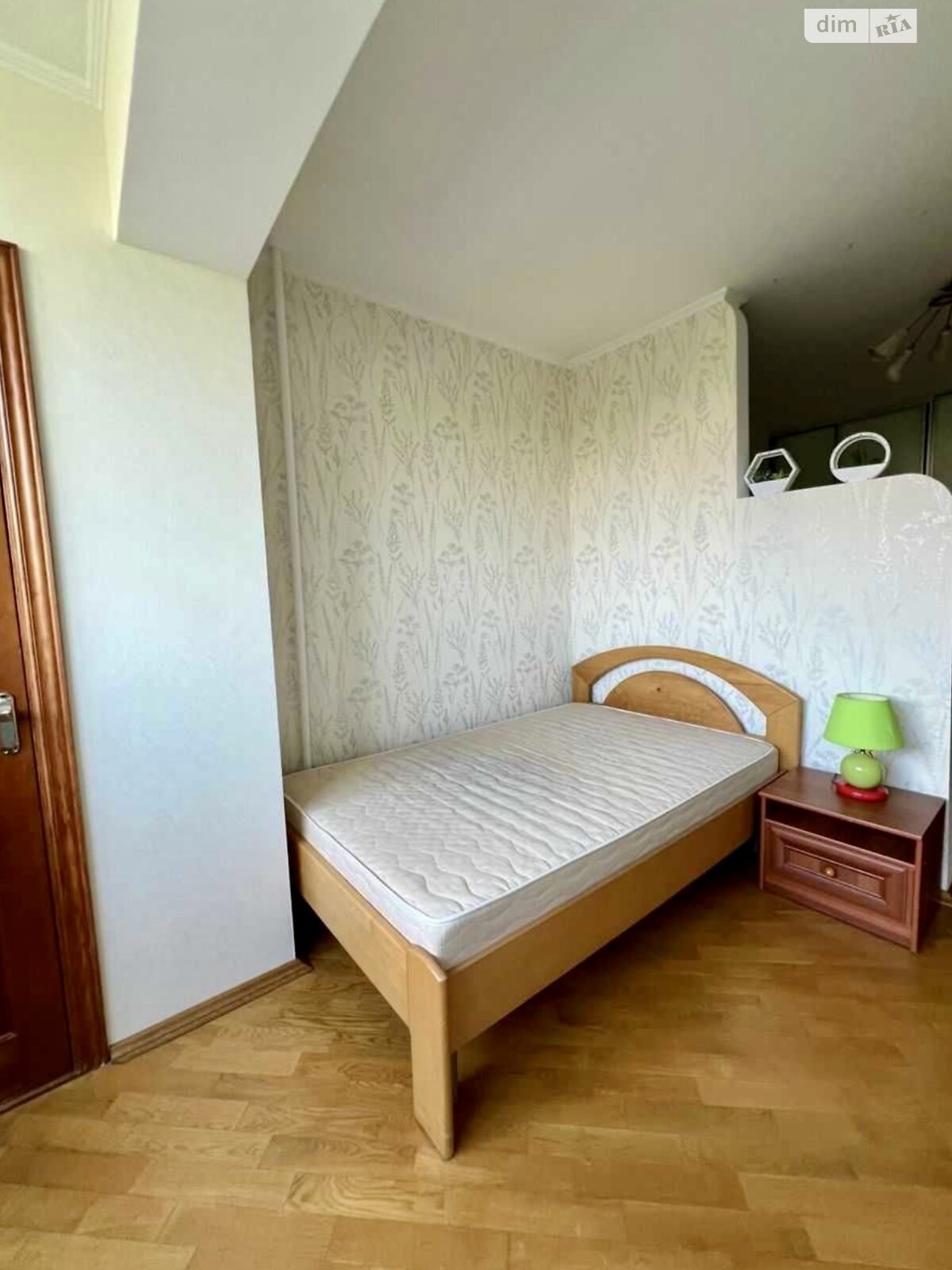 двухкомнатная квартира в Киеве, район Беличи, на просп. Академика Палладина 21 в аренду на долгий срок помесячно фото 1 двухкомнатная квартира в Киеве, район Беличи, на просп. Академика Палладина 21 в аренду на долгий срок помесячно фото 1