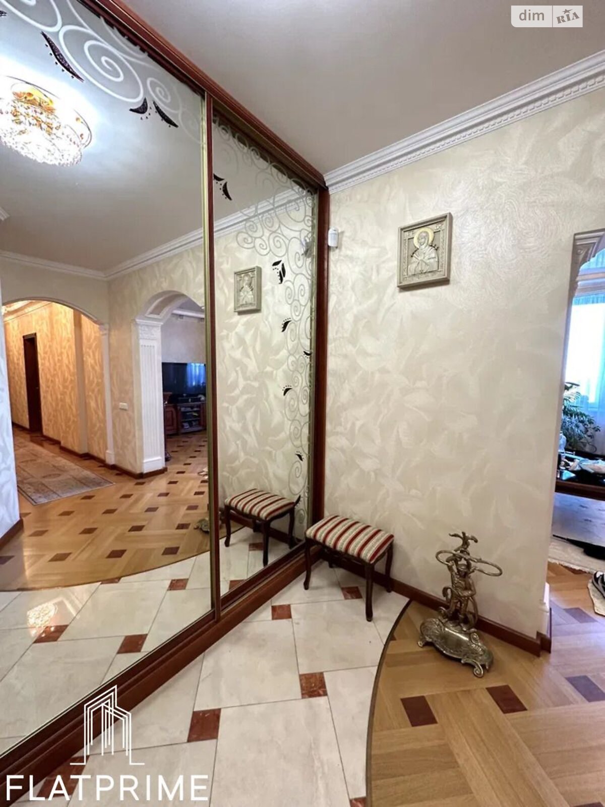 чотирикімнатна квартира в Києві, район Біличі, на вул. Осіння 33 в довготривалу оренду помісячно фото 1 чотирикімнатна квартира в Києві, район Біличі, на вул. Осіння 33 в довготривалу оренду помісячно фото 1