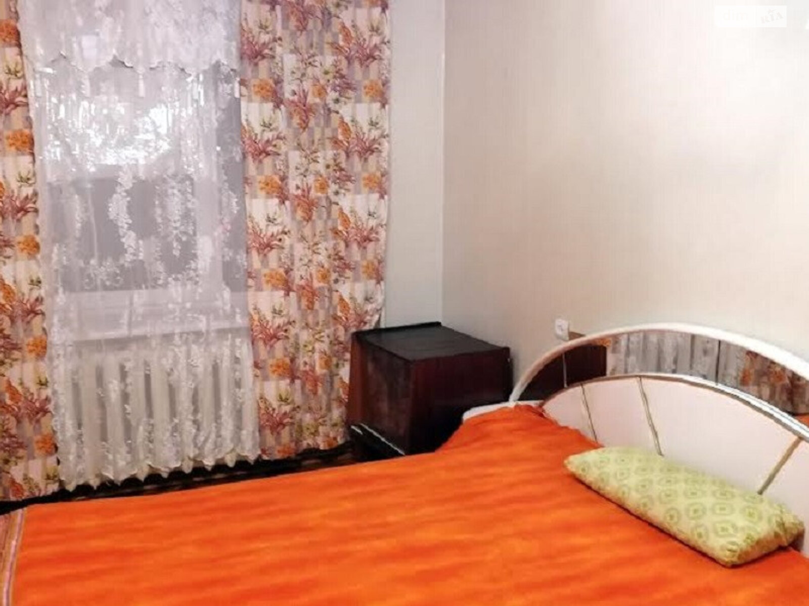 трехкомнатная квартира в Киеве, район Березняки, на ул. Ивана Мыколайчука в аренду на долгий срок помесячно фото 1