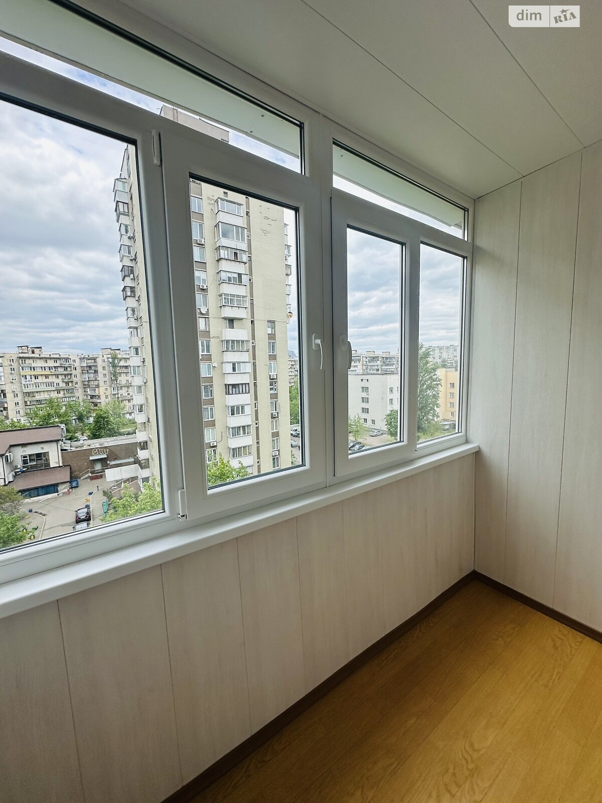 трикімнатна квартира в Києві, район Березняки, на просп. Павла Тичини 12А в довготривалу оренду помісячно фото 1 трикімнатна квартира в Києві, район Березняки, на просп. Павла Тичини 12А в довготривалу оренду помісячно фото 1