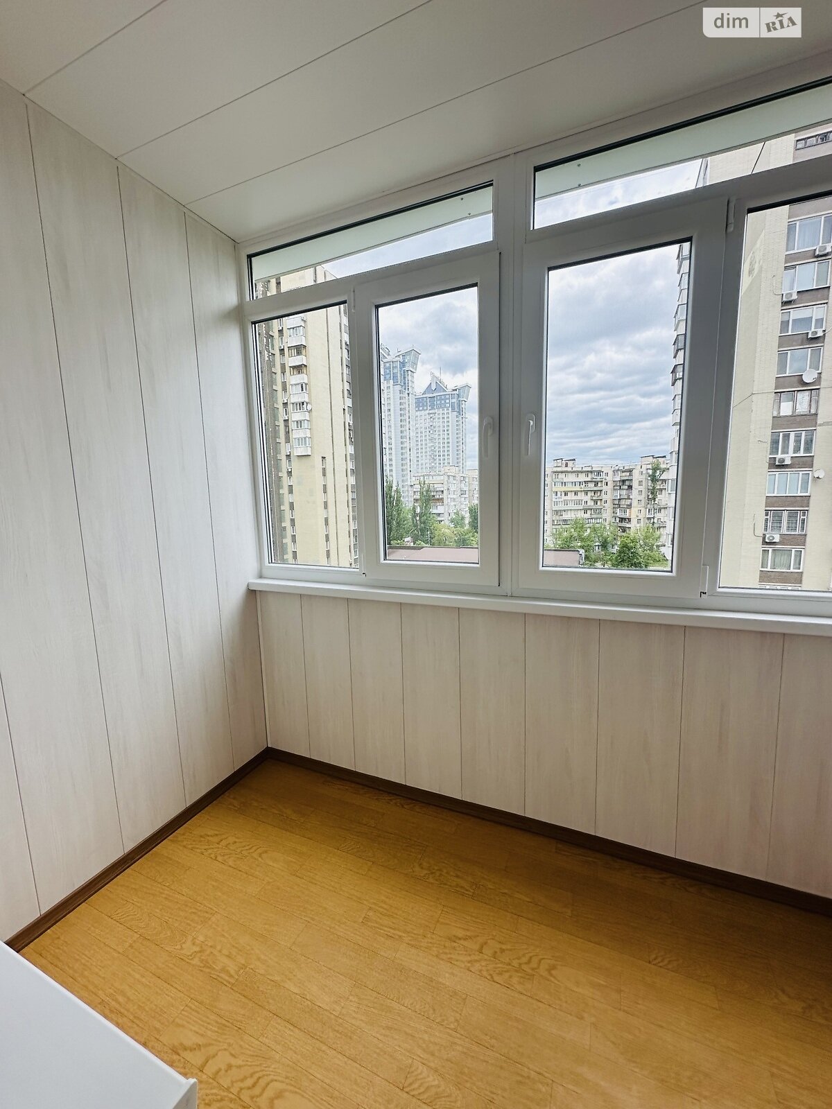 трикімнатна квартира в Києві, район Березняки, на просп. Павла Тичини 12А в довготривалу оренду помісячно фото 1 трикімнатна квартира в Києві, район Березняки, на просп. Павла Тичини 12А в довготривалу оренду помісячно фото 1