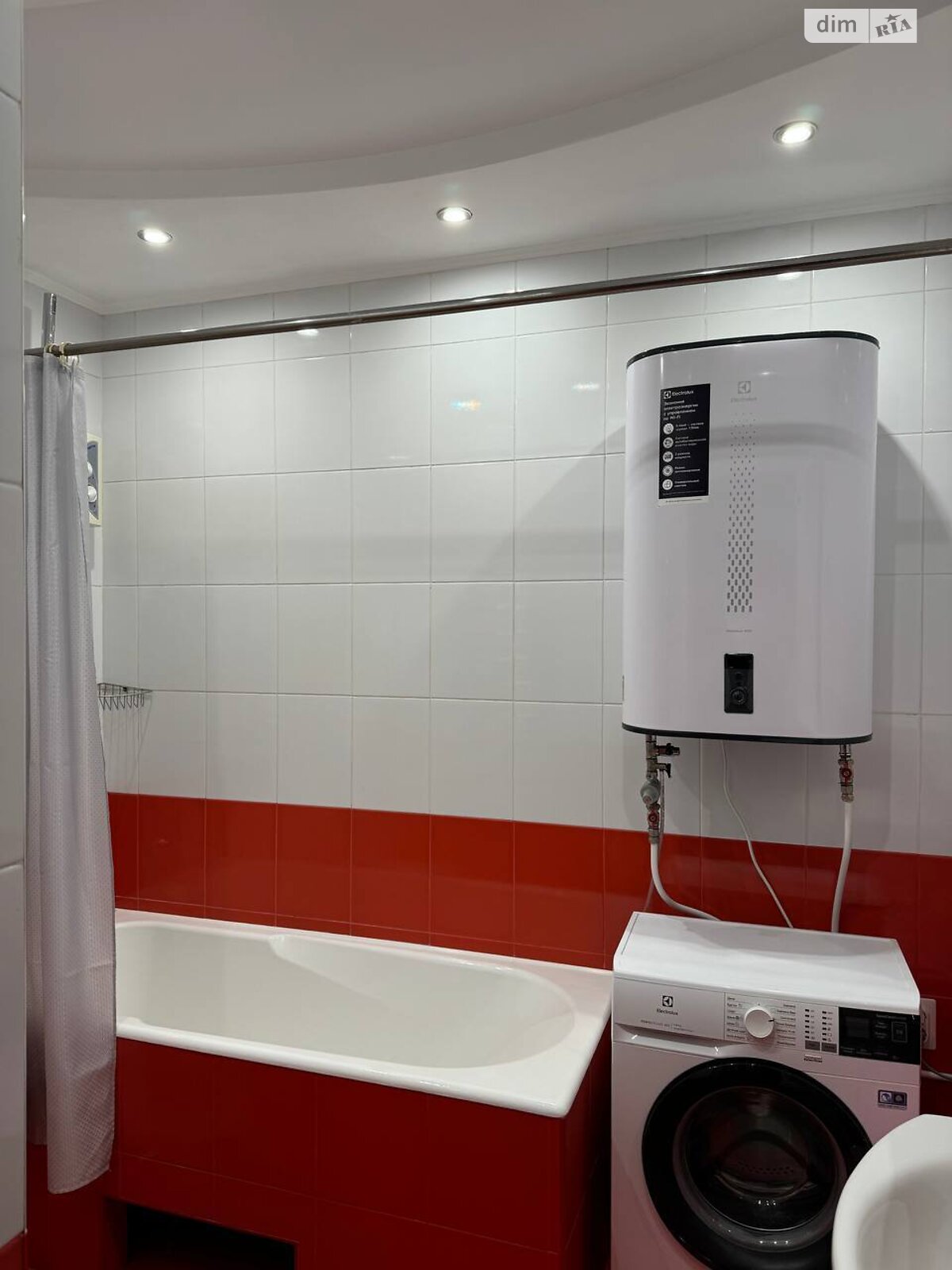 трехкомнатная квартира в Киеве, район Березняки, на просп. Павла Тычины 18Б в аренду на долгий срок помесячно фото 1