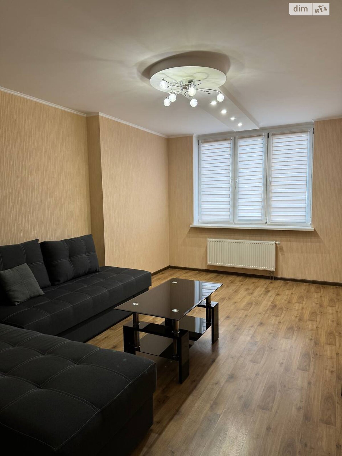 трехкомнатная квартира в Киеве, район Березняки, на просп. Павла Тычины 18Б в аренду на долгий срок помесячно фото 1