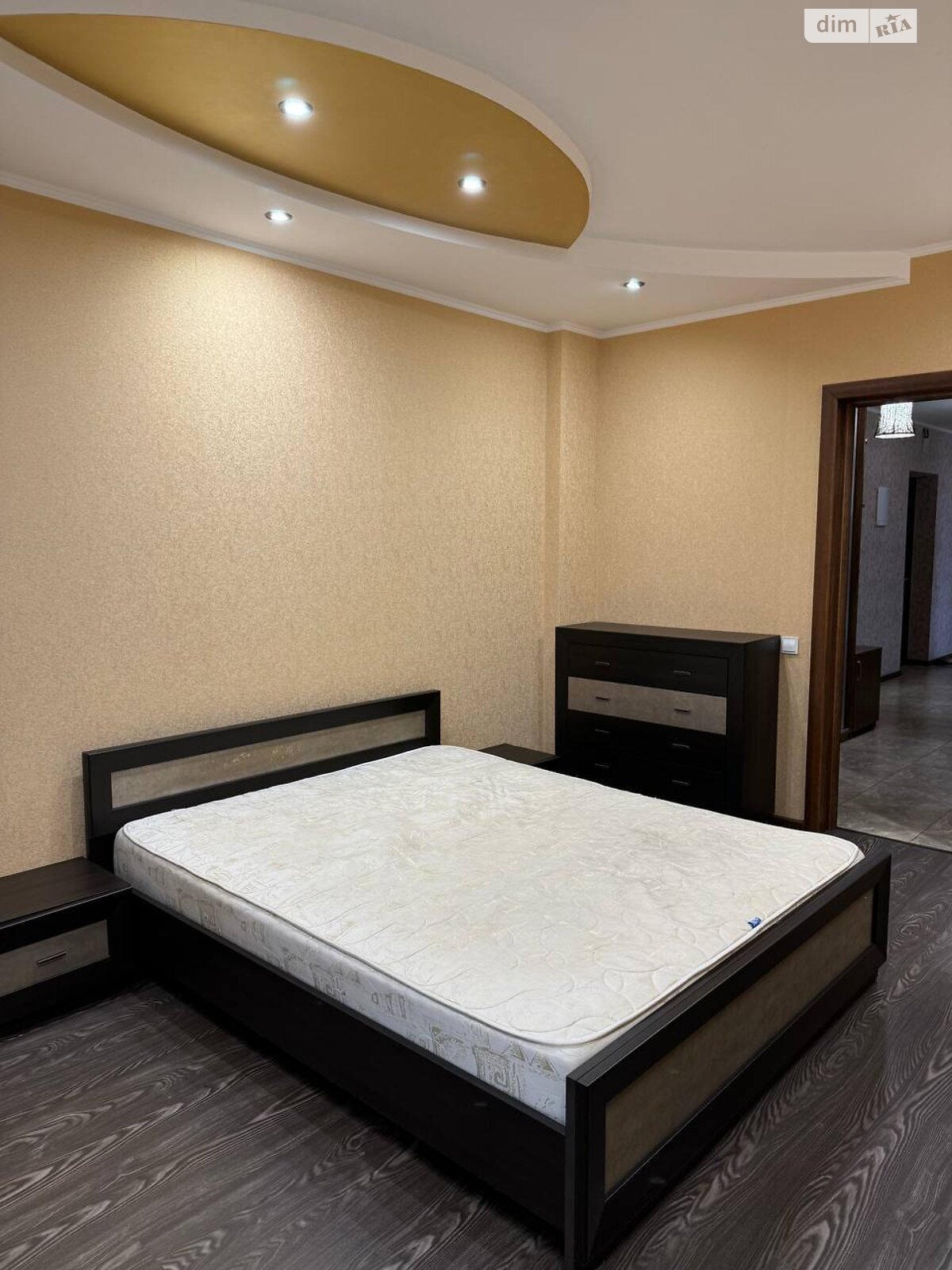 трехкомнатная квартира в Киеве, район Березняки, на просп. Павла Тычины 18Б в аренду на долгий срок помесячно фото 1