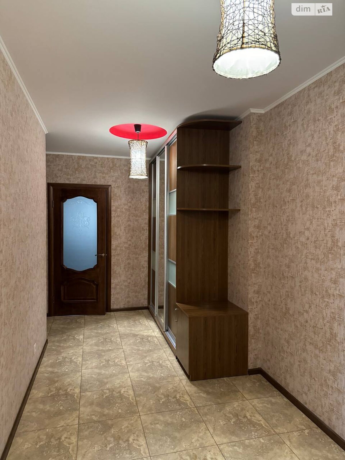 трехкомнатная квартира в Киеве, район Березняки, на просп. Павла Тычины 18Б в аренду на долгий срок помесячно фото 1