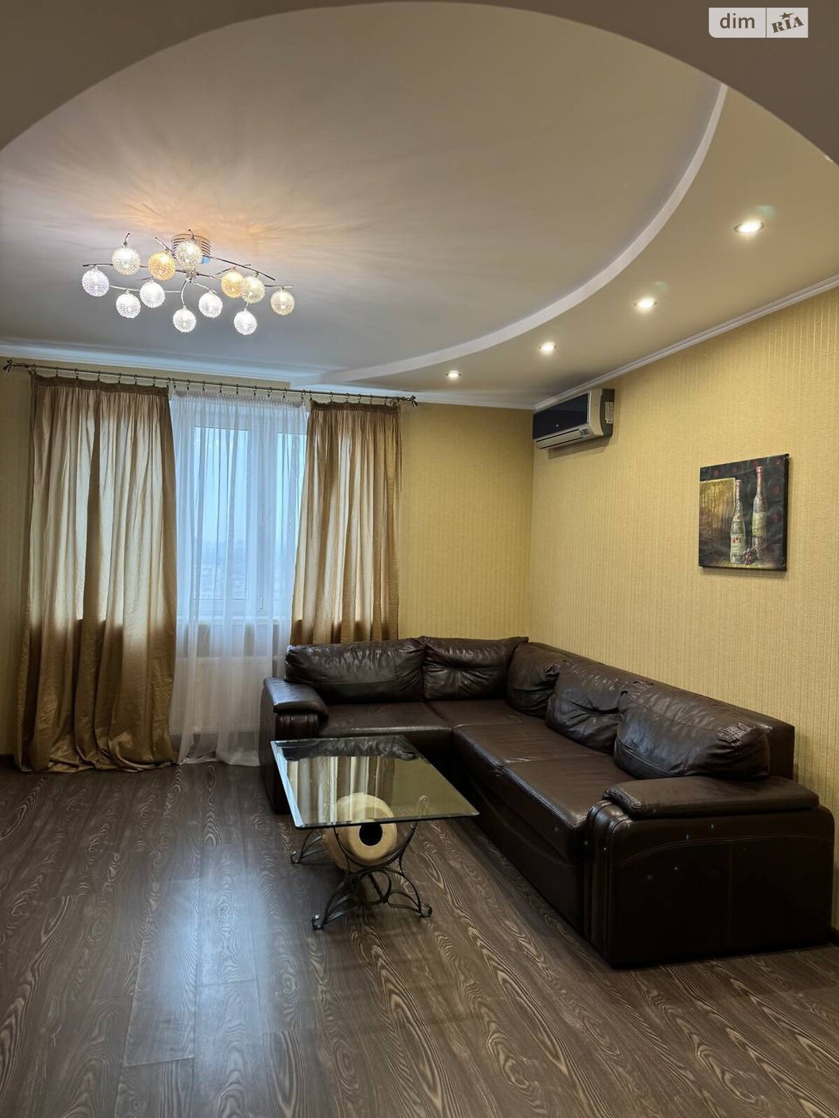 трехкомнатная квартира в Киеве, район Березняки, на просп. Павла Тычины 18Б в аренду на долгий срок помесячно фото 1