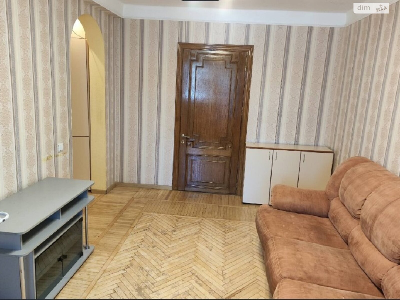 трехкомнатная квартира с ремонтом в Киеве, район Березняки, на просп. Павла Тычины 5А в аренду на долгий срок помесячно фото 1