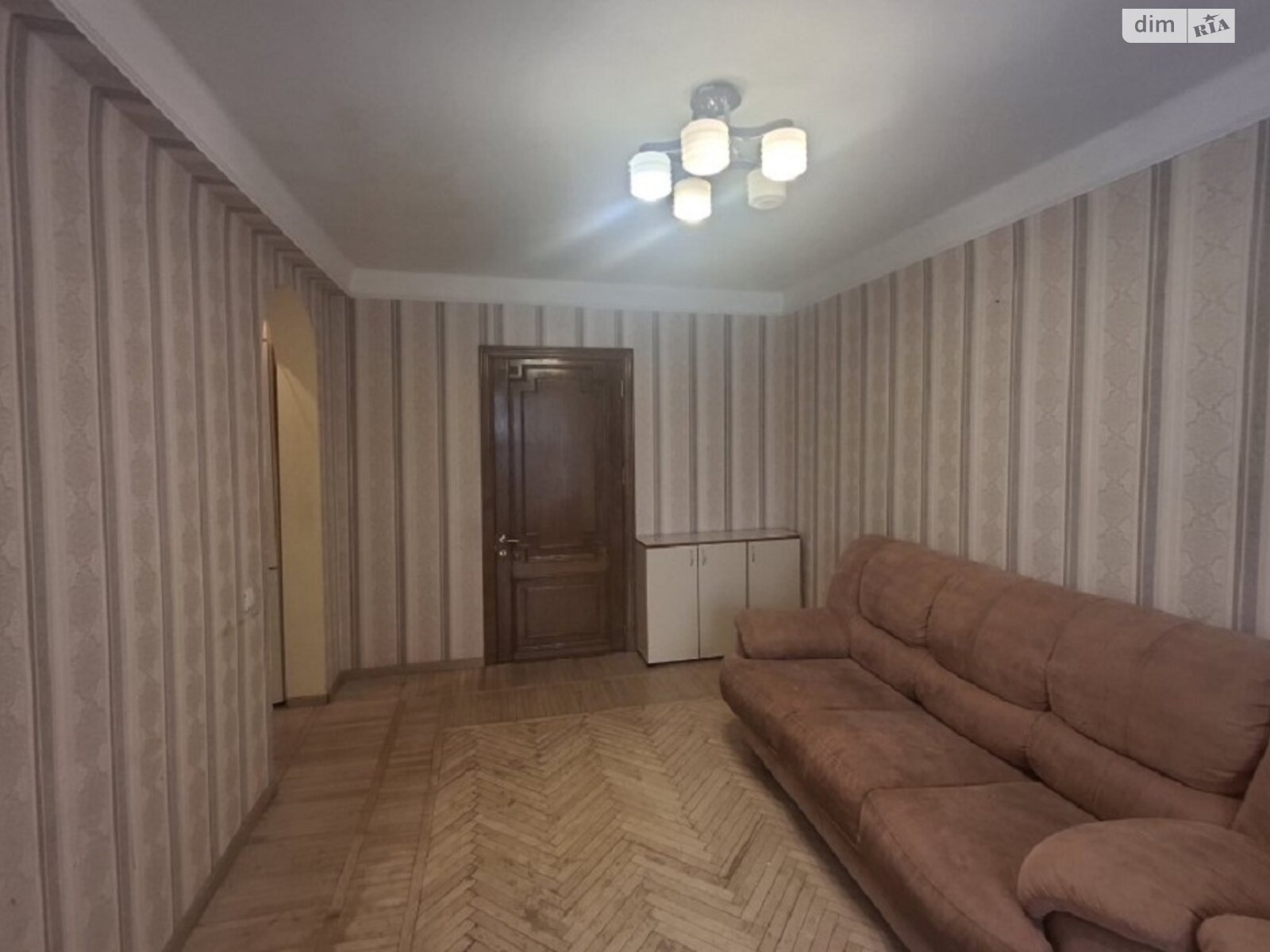 трехкомнатная квартира с ремонтом в Киеве, район Березняки, на просп. Павла Тычины 5А в аренду на долгий срок помесячно фото 1