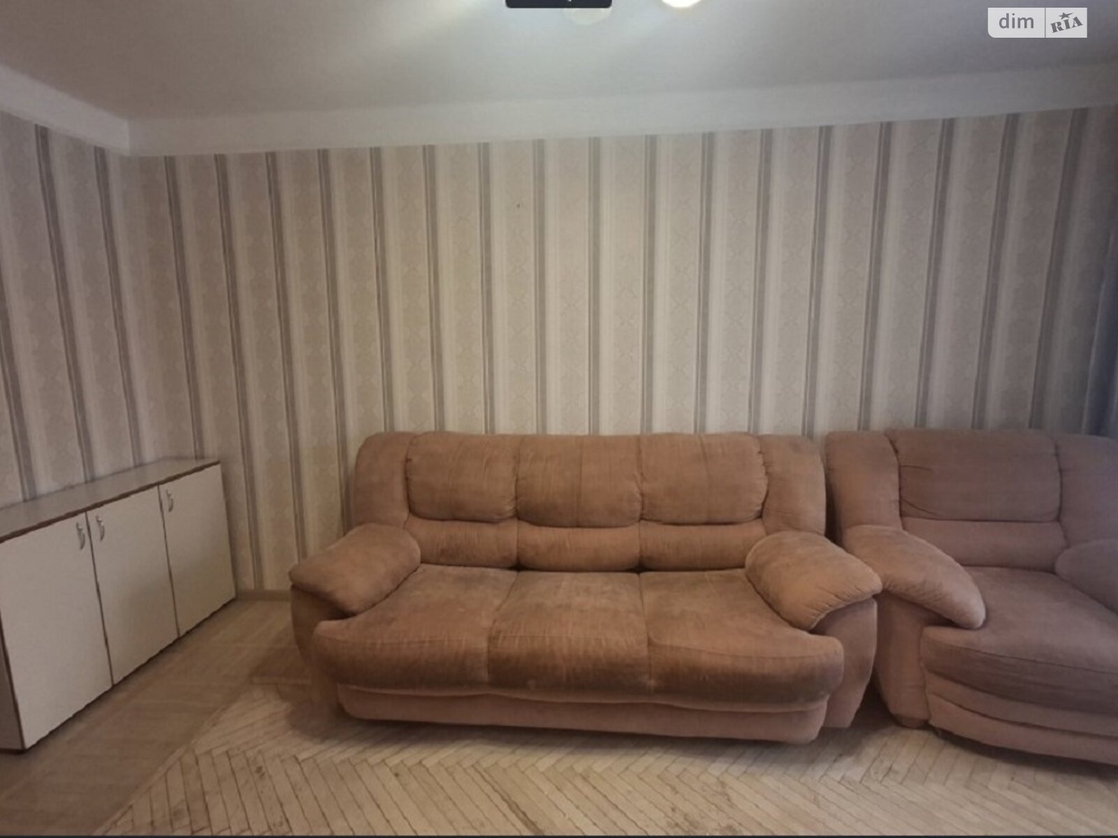 трехкомнатная квартира с ремонтом в Киеве, район Березняки, на просп. Павла Тычины 5А в аренду на долгий срок помесячно фото 1