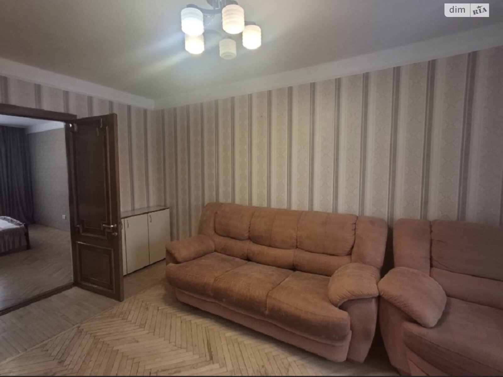 трехкомнатная квартира с ремонтом в Киеве, район Березняки, на просп. Павла Тычины 5А в аренду на долгий срок помесячно фото 1