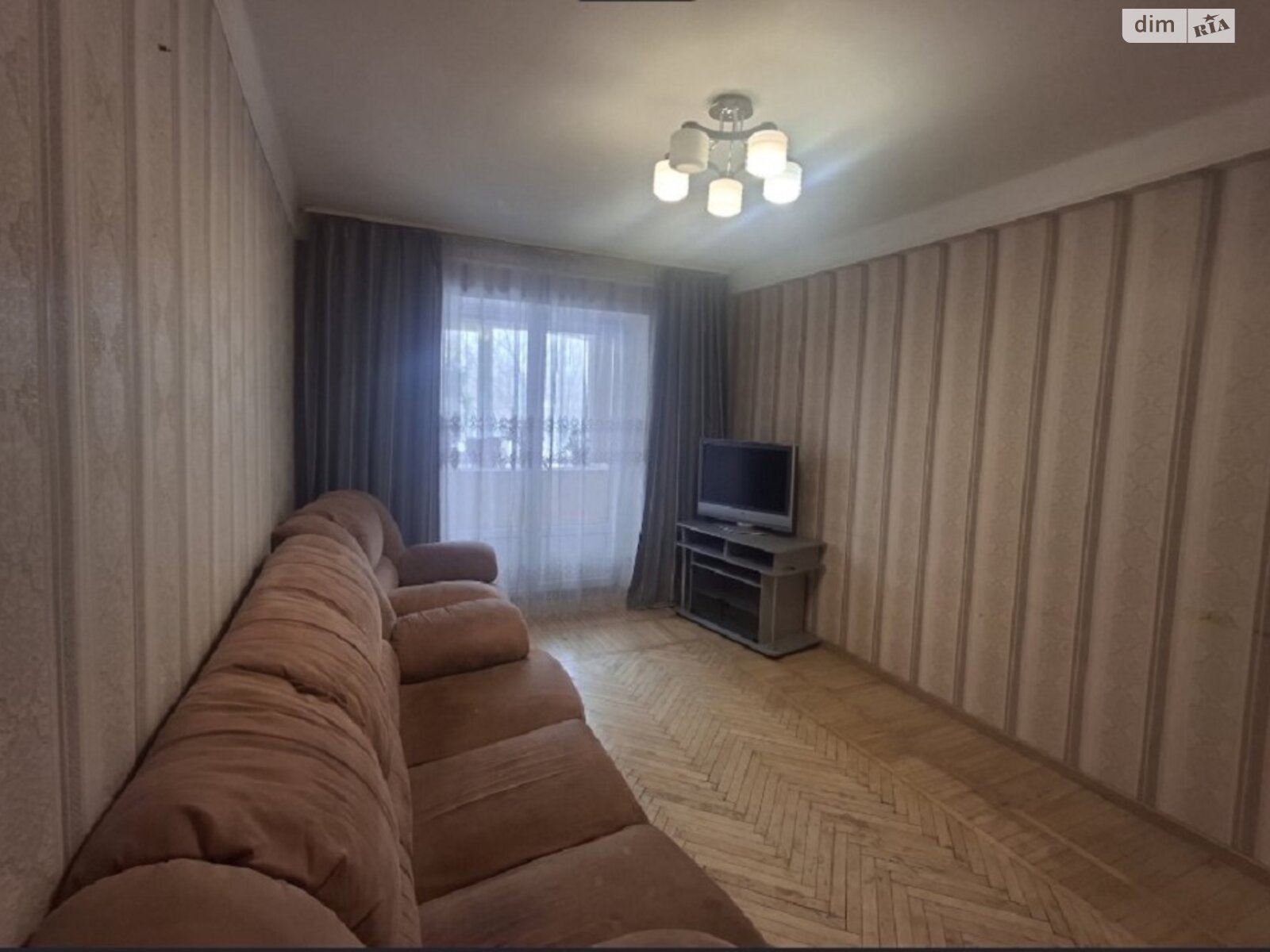 трехкомнатная квартира с ремонтом в Киеве, район Березняки, на просп. Павла Тычины 5А в аренду на долгий срок помесячно фото 1