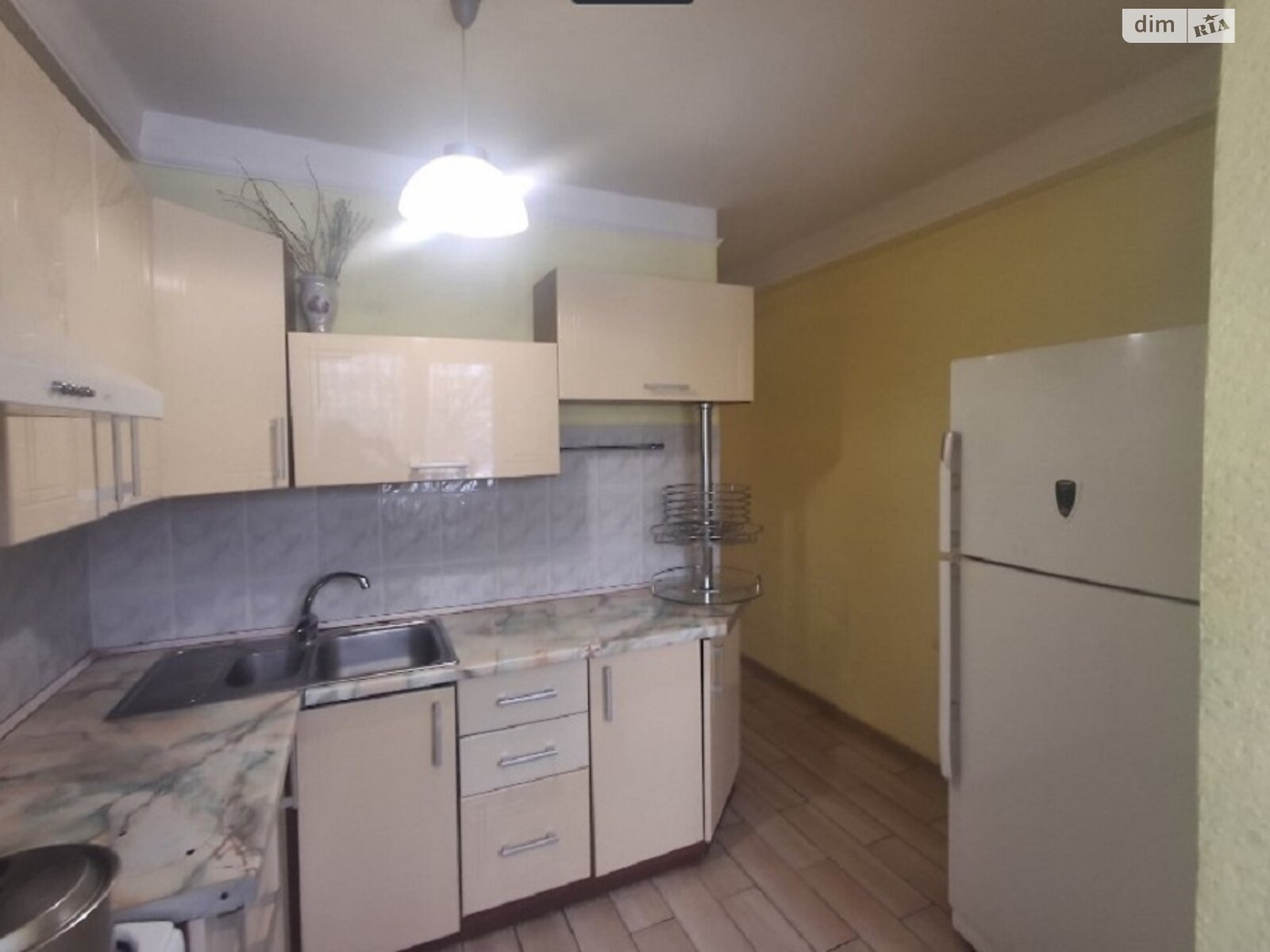 трехкомнатная квартира с ремонтом в Киеве, район Березняки, на просп. Павла Тычины 5А в аренду на долгий срок помесячно фото 1