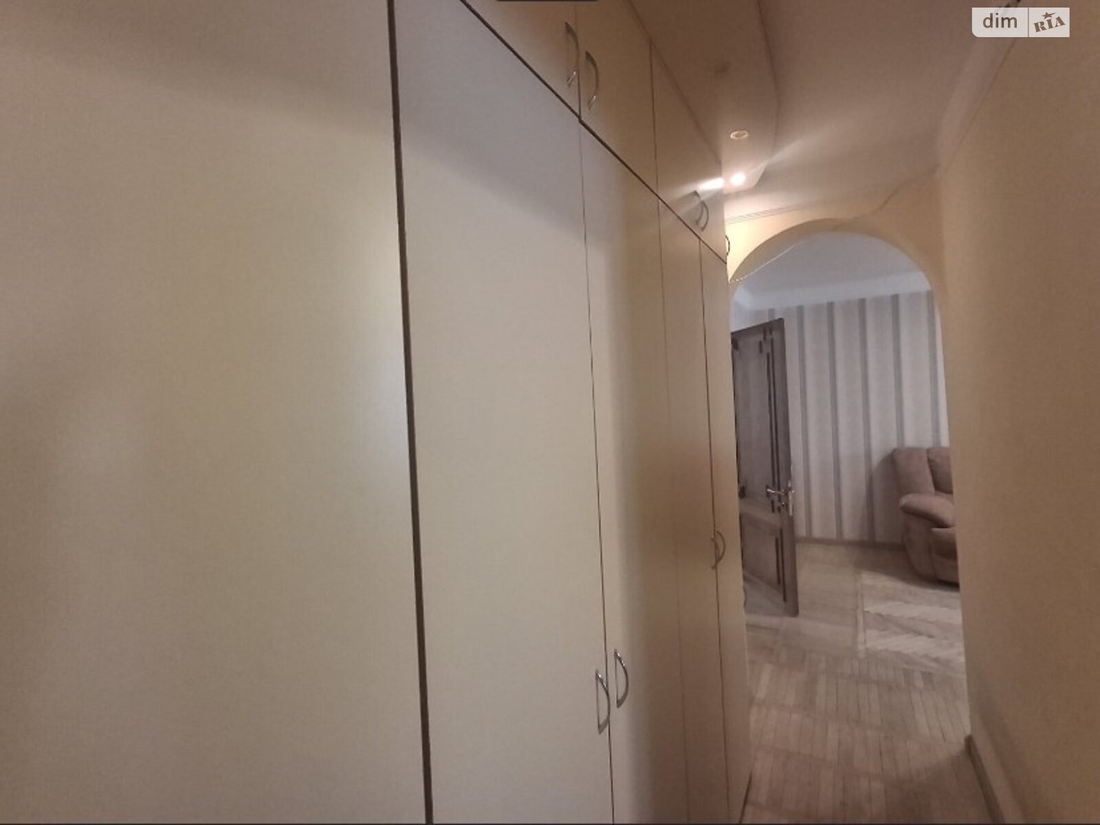 трехкомнатная квартира с ремонтом в Киеве, район Березняки, на просп. Павла Тычины 5А в аренду на долгий срок помесячно фото 1