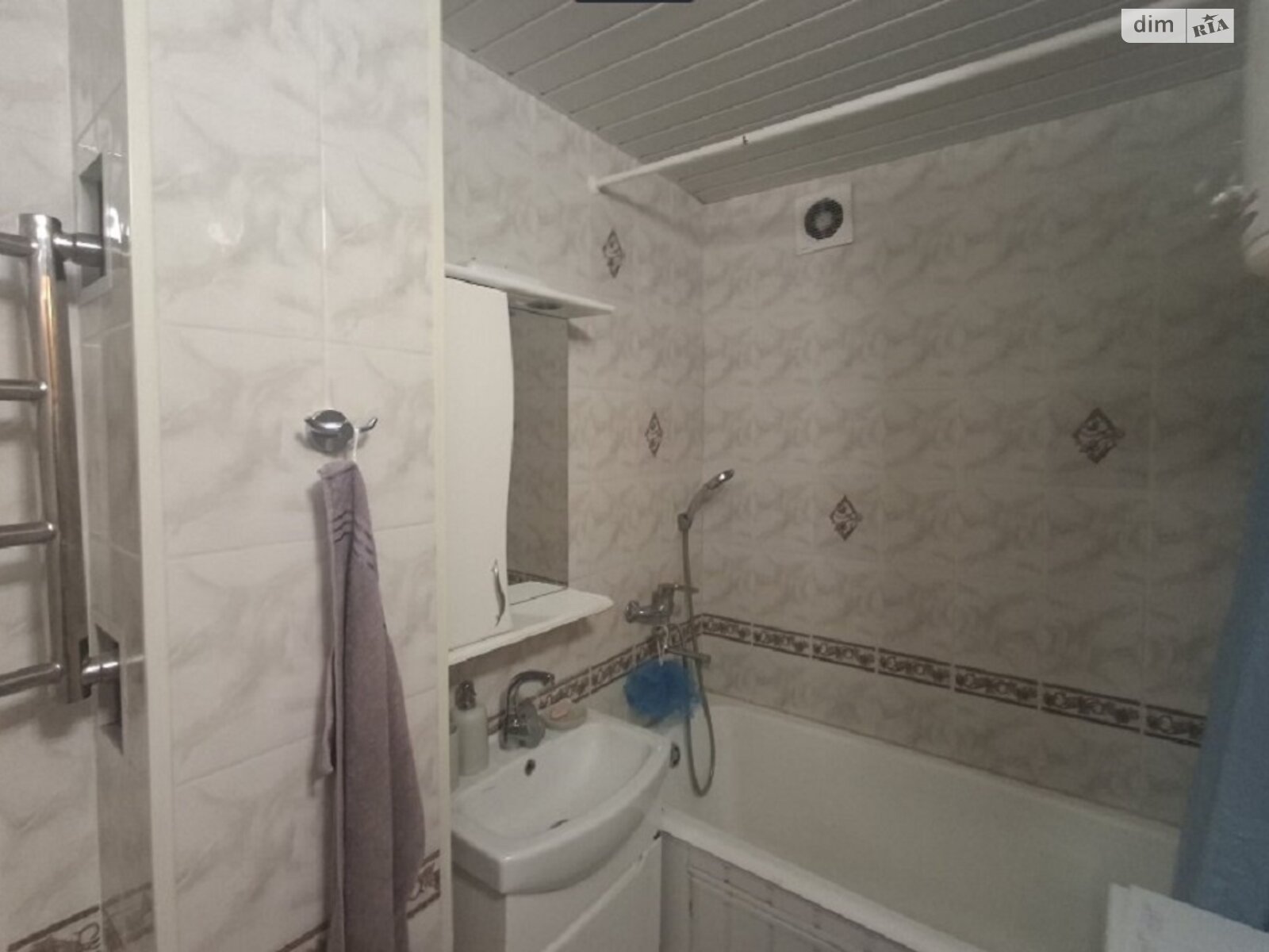 трехкомнатная квартира с ремонтом в Киеве, район Березняки, на просп. Павла Тычины 5А в аренду на долгий срок помесячно фото 1