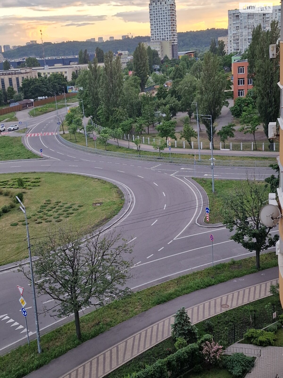 двокімнатна квартира в Києві, район Березняки, на вул. Юрія Шумського 5 в довготривалу оренду помісячно фото 1 двокімнатна квартира в Києві, район Березняки, на вул. Юрія Шумського 5 в довготривалу оренду помісячно фото 1