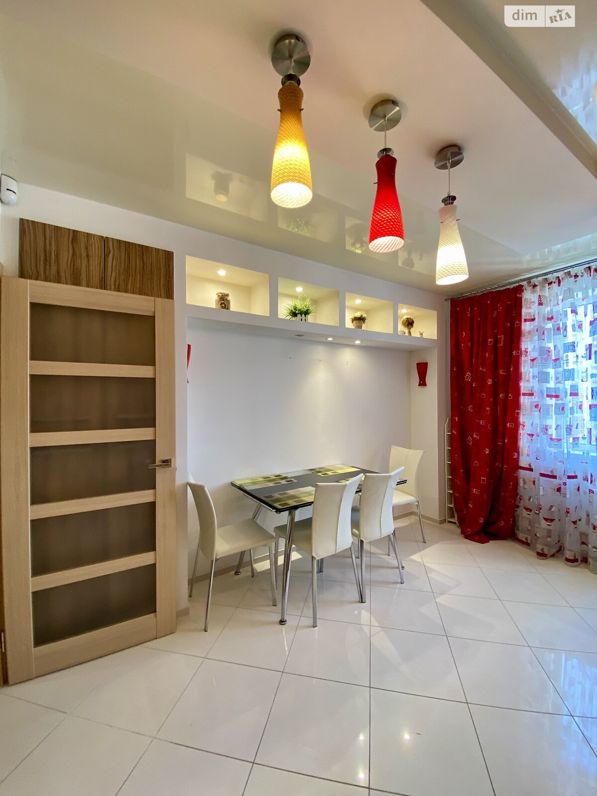 трехкомнатная квартира в Киеве, район Березняки, на ул. Юрия Шумского 1А в аренду на долгий срок помесячно фото 1