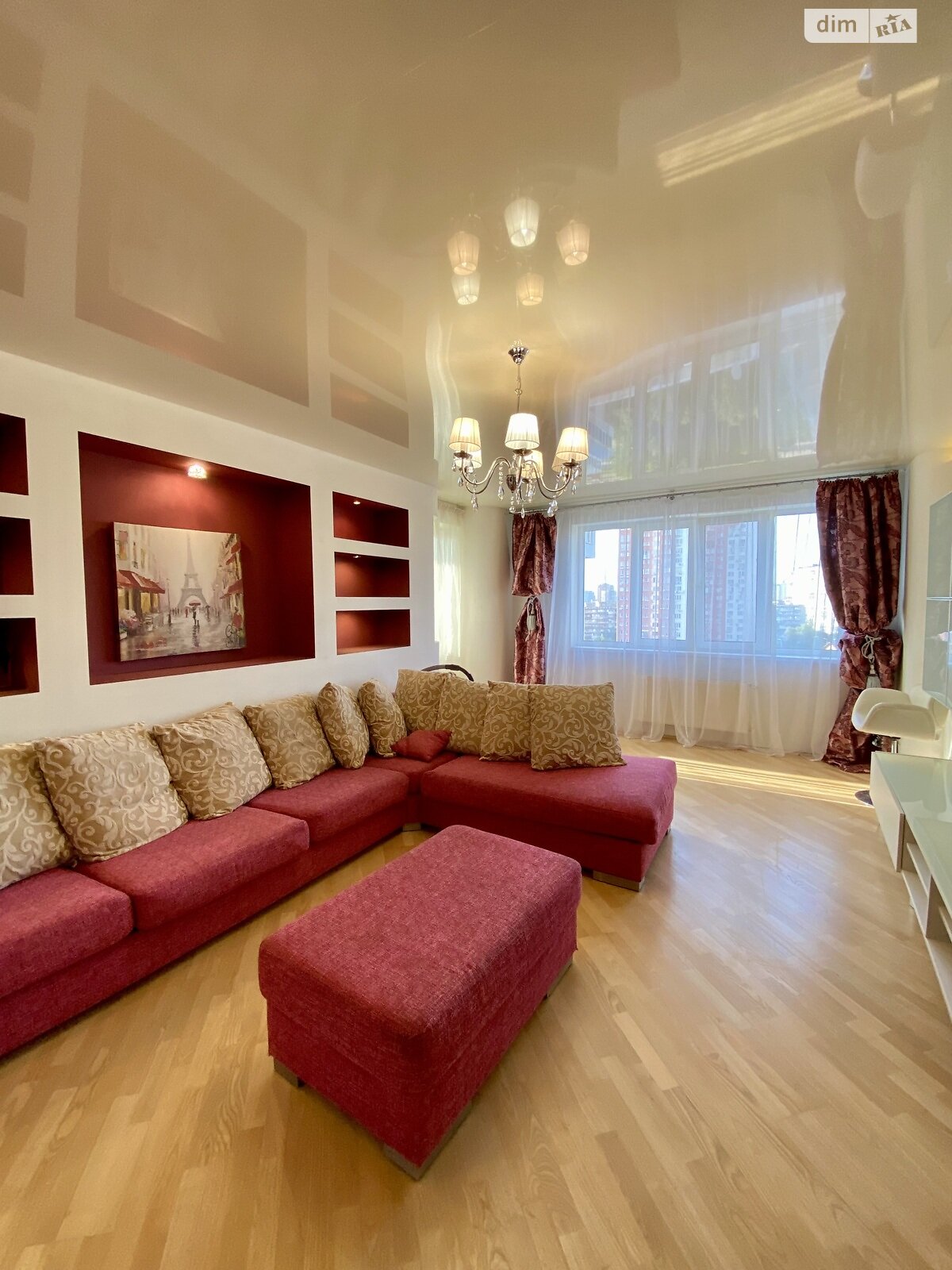 трехкомнатная квартира в Киеве, район Березняки, на ул. Юрия Шумского 1А в аренду на долгий срок помесячно фото 1