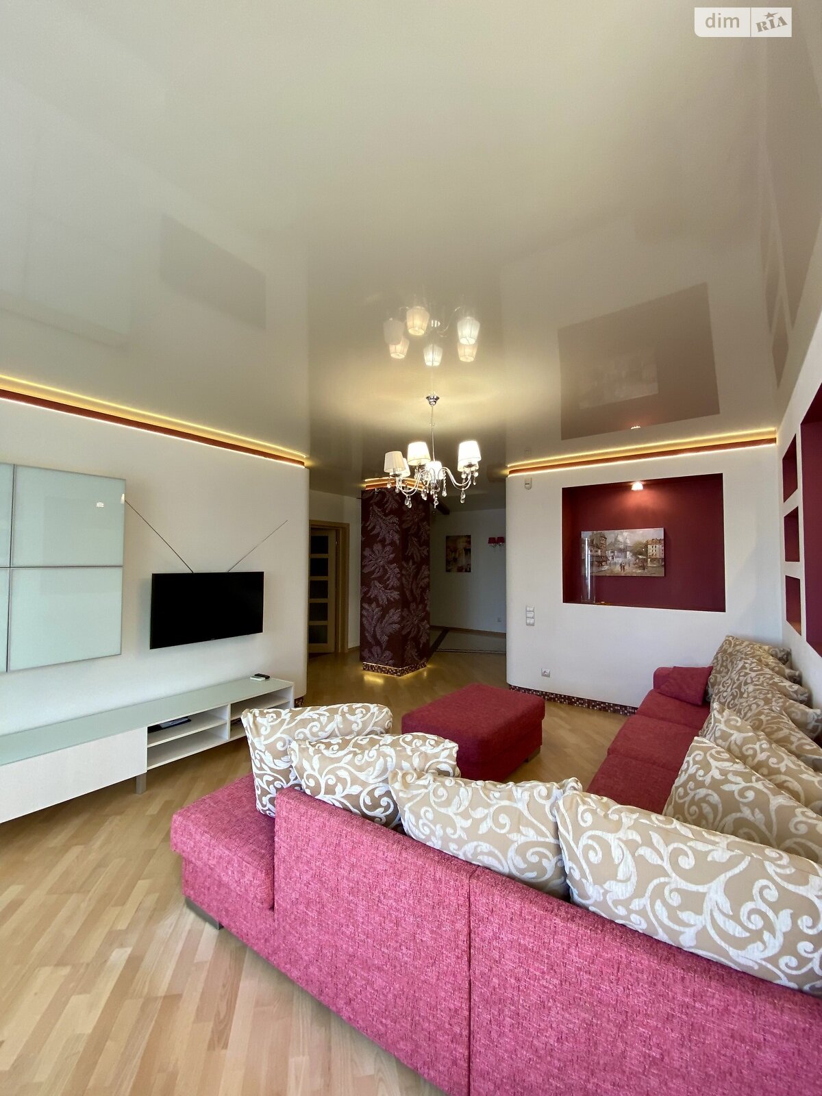 трехкомнатная квартира в Киеве, район Березняки, на ул. Юрия Шумского 1А в аренду на долгий срок помесячно фото 1