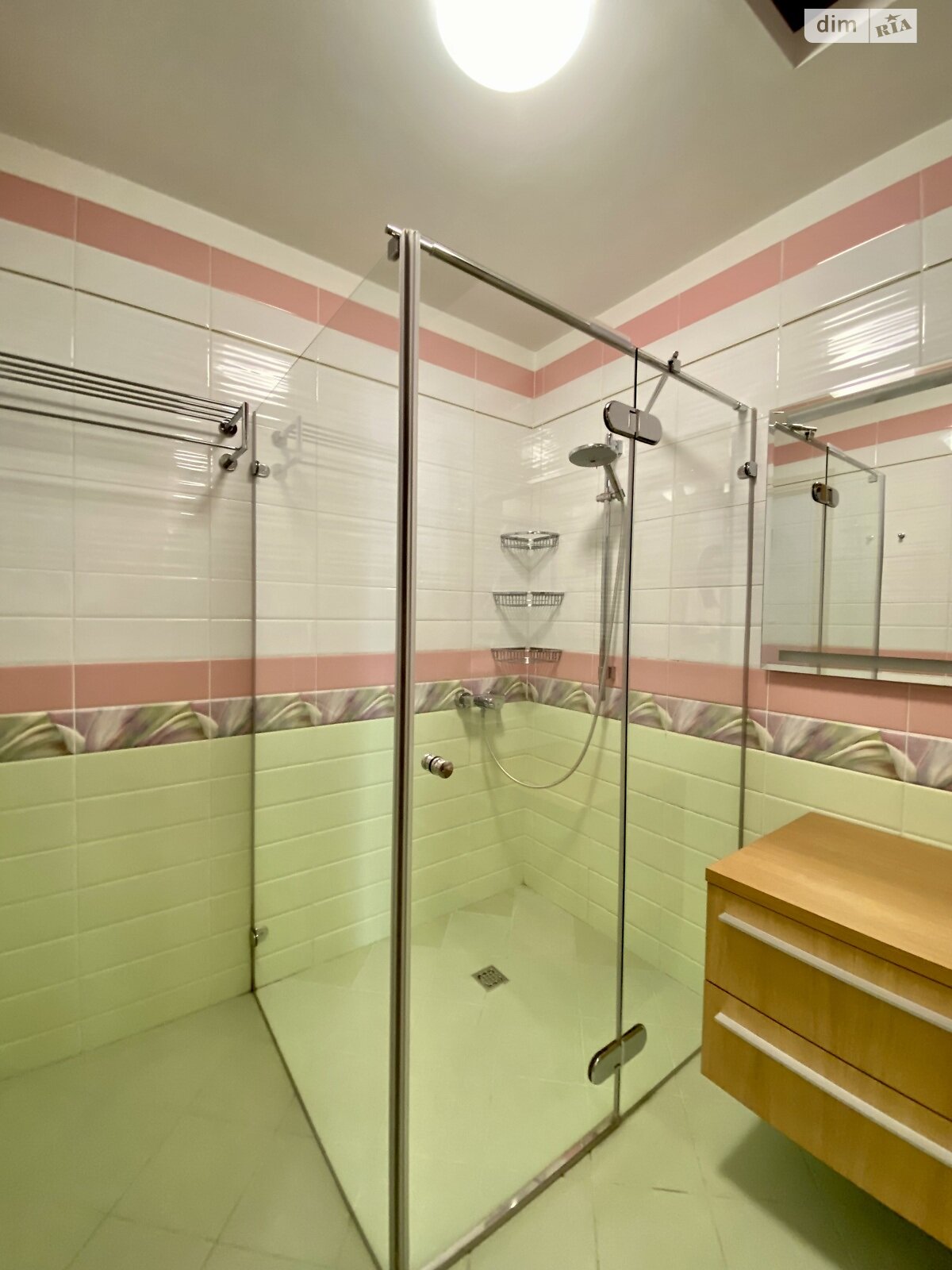 трехкомнатная квартира в Киеве, район Березняки, на ул. Юрия Шумского 1А в аренду на долгий срок помесячно фото 1