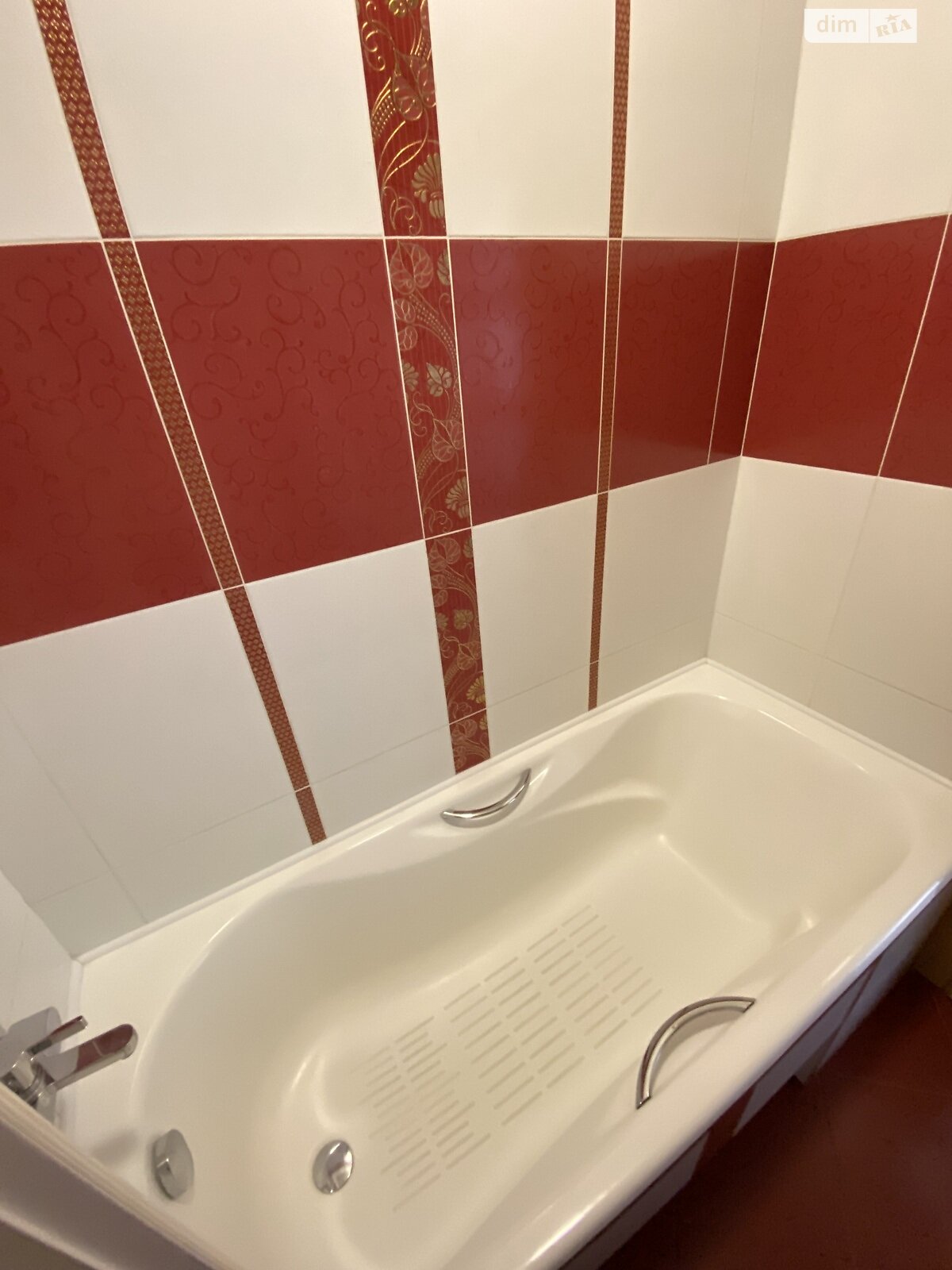 трехкомнатная квартира в Киеве, район Березняки, на ул. Юрия Шумского 1А в аренду на долгий срок помесячно фото 1