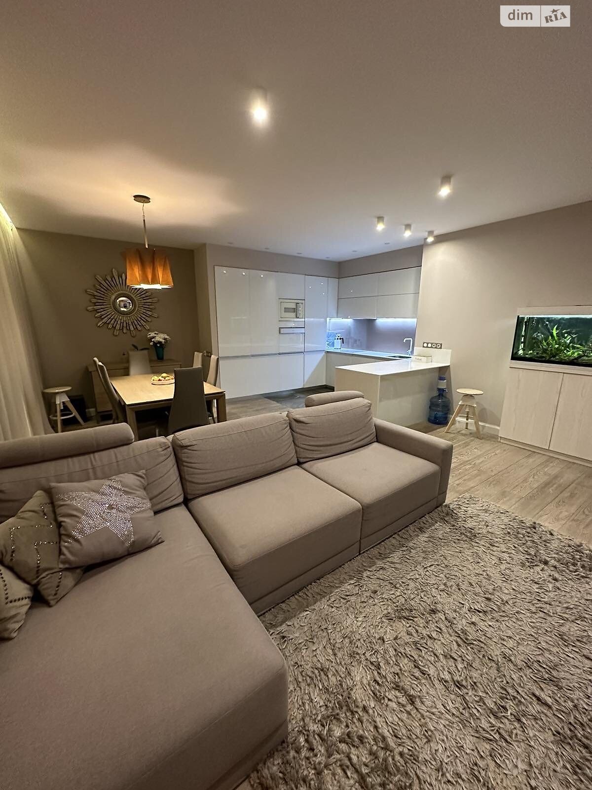 трехкомнатная квартира в Киеве, район Березняки, на ул. Юрия Шумского 3Г в аренду на долгий срок помесячно фото 1 трехкомнатная квартира в Киеве, район Березняки, на ул. Юрия Шумского 3Г в аренду на долгий срок помесячно фото 1