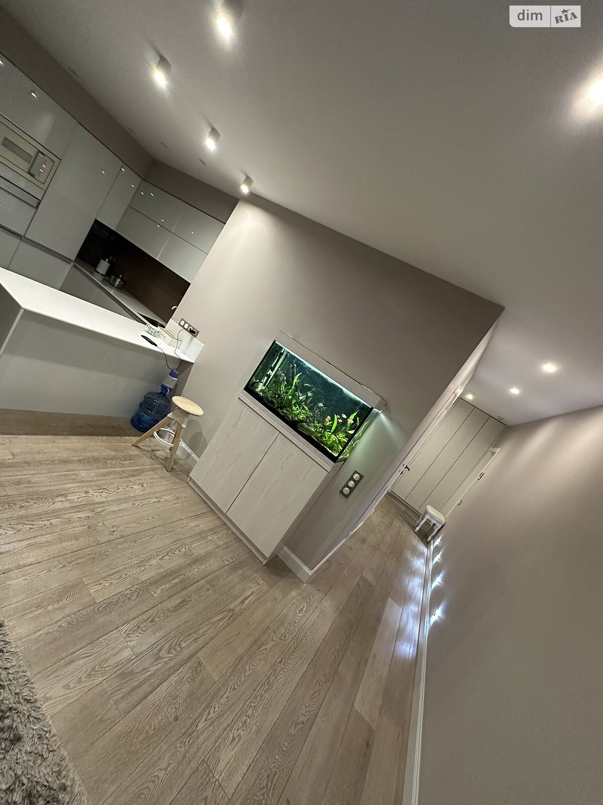 трехкомнатная квартира в Киеве, район Березняки, на ул. Юрия Шумского 3Г в аренду на долгий срок помесячно фото 1 трехкомнатная квартира в Киеве, район Березняки, на ул. Юрия Шумского 3Г в аренду на долгий срок помесячно фото 1