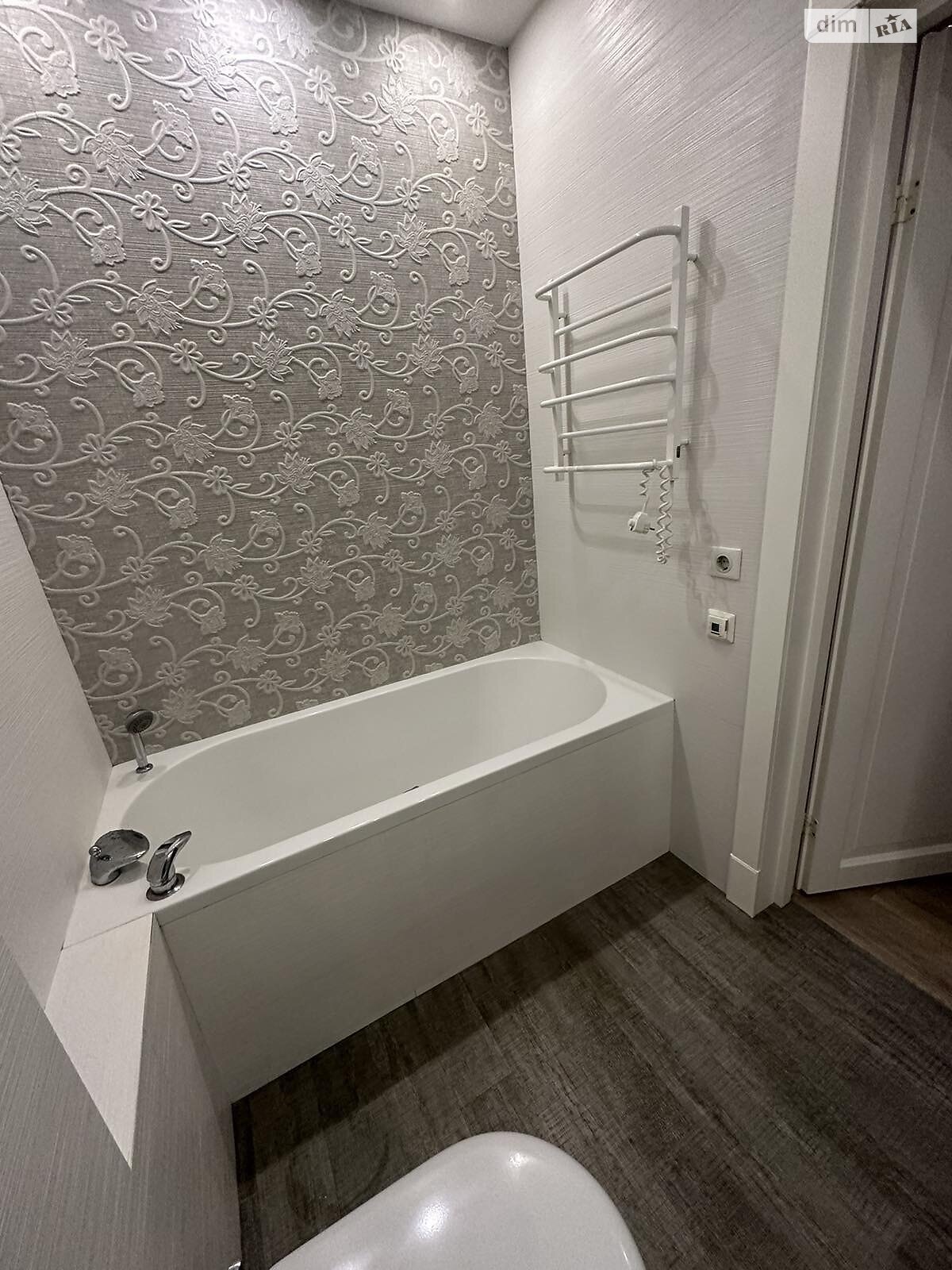 трехкомнатная квартира в Киеве, район Березняки, на ул. Юрия Шумского 3Г в аренду на долгий срок помесячно фото 1 трехкомнатная квартира в Киеве, район Березняки, на ул. Юрия Шумского 3Г в аренду на долгий срок помесячно фото 1