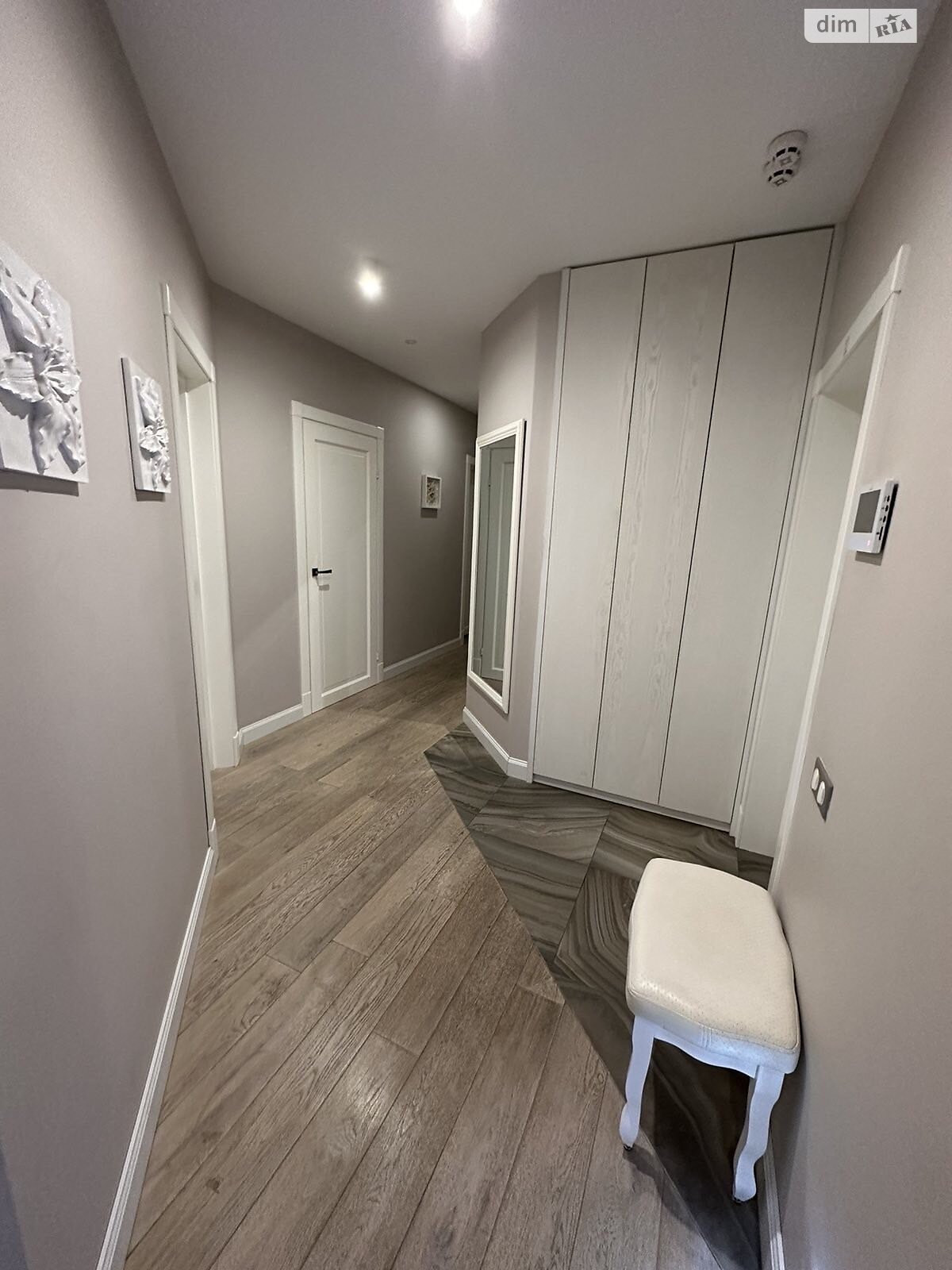 трехкомнатная квартира в Киеве, район Березняки, на ул. Юрия Шумского 3Г в аренду на долгий срок помесячно фото 1 трехкомнатная квартира в Киеве, район Березняки, на ул. Юрия Шумского 3Г в аренду на долгий срок помесячно фото 1