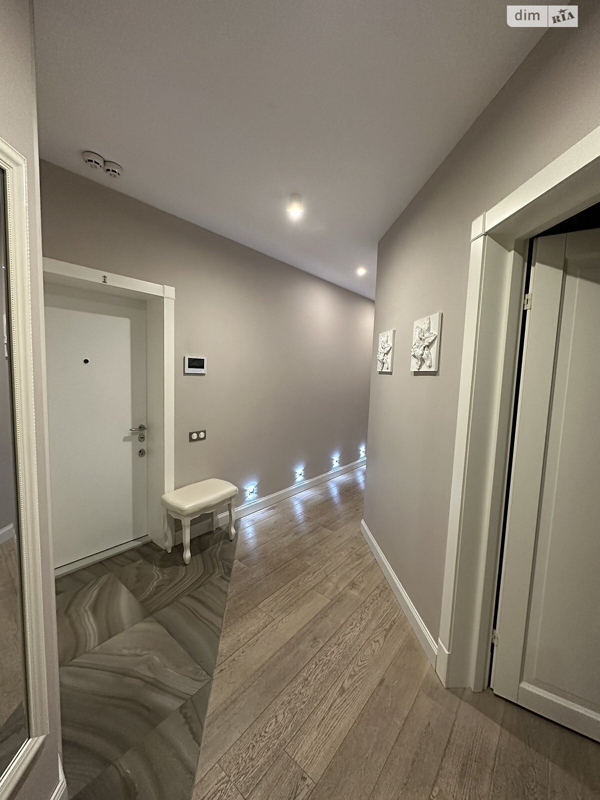 трехкомнатная квартира в Киеве, район Березняки, на ул. Юрия Шумского 3Г в аренду на долгий срок помесячно фото 1 трехкомнатная квартира в Киеве, район Березняки, на ул. Юрия Шумского 3Г в аренду на долгий срок помесячно фото 1