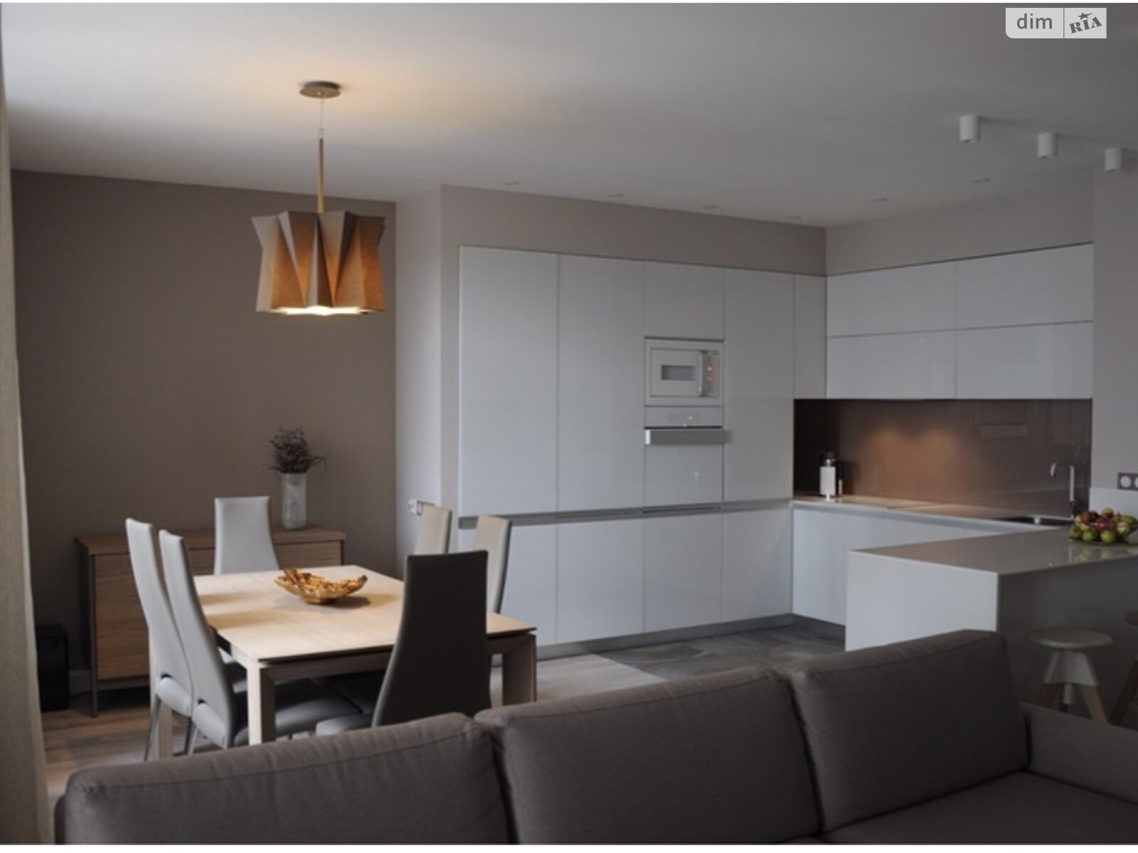 трехкомнатная квартира в Киеве, район Березняки, на ул. Юрия Шумского 3Г в аренду на долгий срок помесячно фото 1 трехкомнатная квартира в Киеве, район Березняки, на ул. Юрия Шумского 3Г в аренду на долгий срок помесячно фото 1