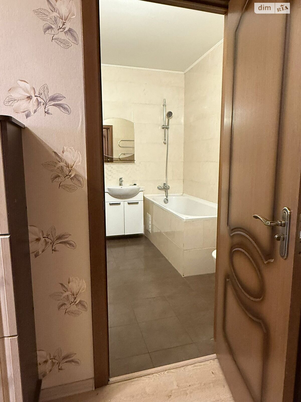 однокомнатная квартира в Киеве, район Березняки, на ул. Юрия Шумского 3Г в аренду на долгий срок помесячно фото 1 однокомнатная квартира в Киеве, район Березняки, на ул. Юрия Шумского 3Г в аренду на долгий срок помесячно фото 1