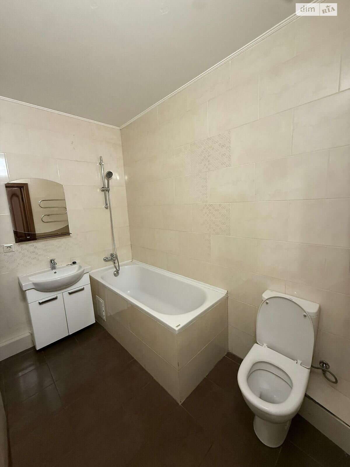 однокомнатная квартира в Киеве, район Березняки, на ул. Юрия Шумского 3Г в аренду на долгий срок помесячно фото 1 однокомнатная квартира в Киеве, район Березняки, на ул. Юрия Шумского 3Г в аренду на долгий срок помесячно фото 1