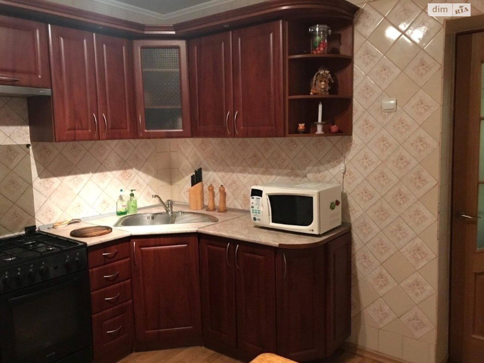 трикімнатна квартира в Києві, на вул. Велика Житомирська 6 в довготривалу оренду помісячно фото 1 трикімнатна квартира в Києві, на вул. Велика Житомирська 6 в довготривалу оренду помісячно фото 1